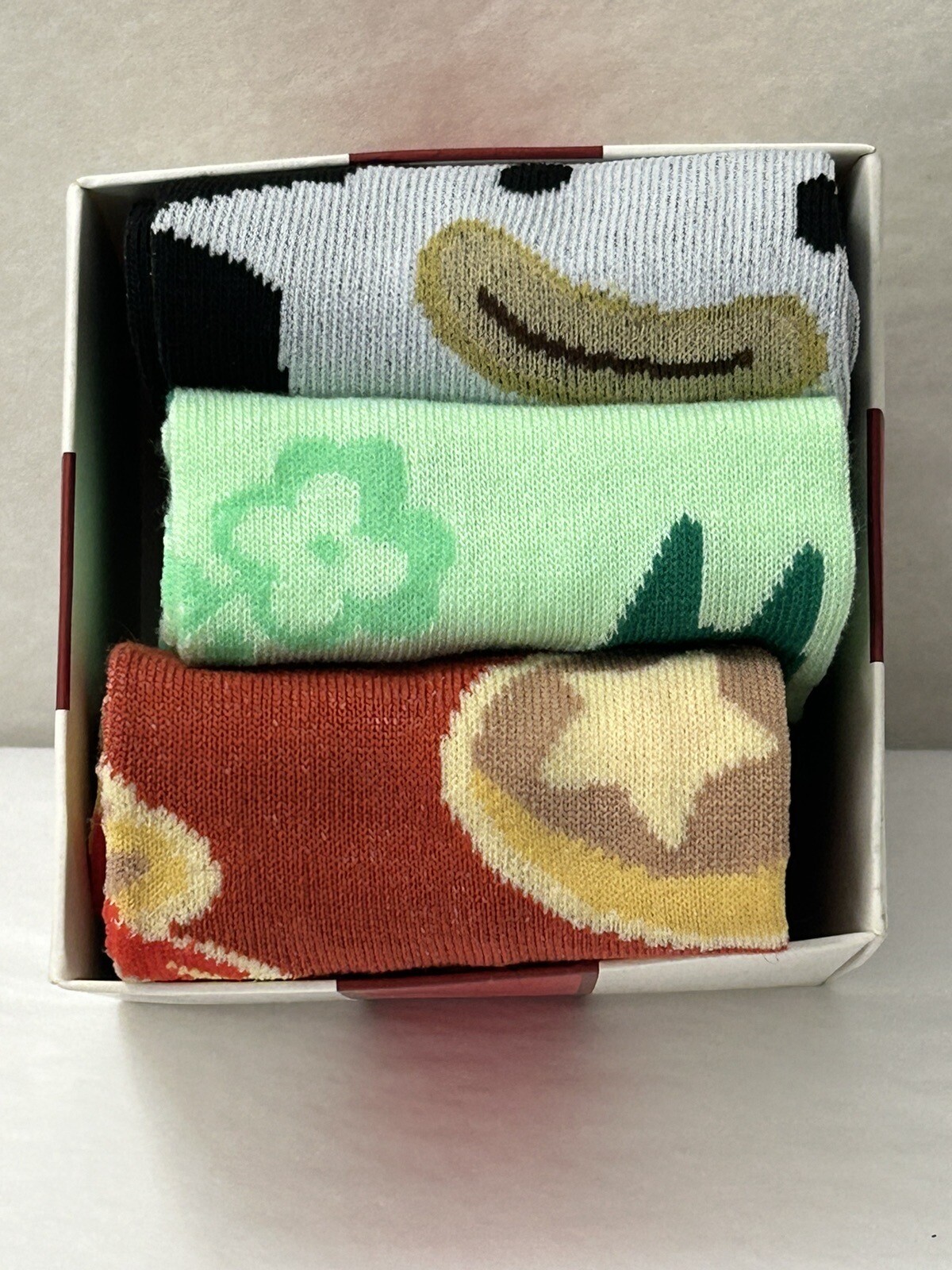 New Nintendo Animal Crossing Novelty Box Crew Socks – 3 pairs Size 10-13 (SH4)