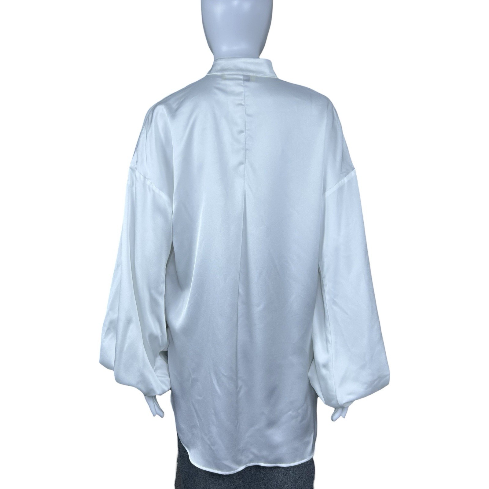 Kallmeyer Appartement Ballon Satin Button Down Shirt Size 4 Quiet Luxury Blouse