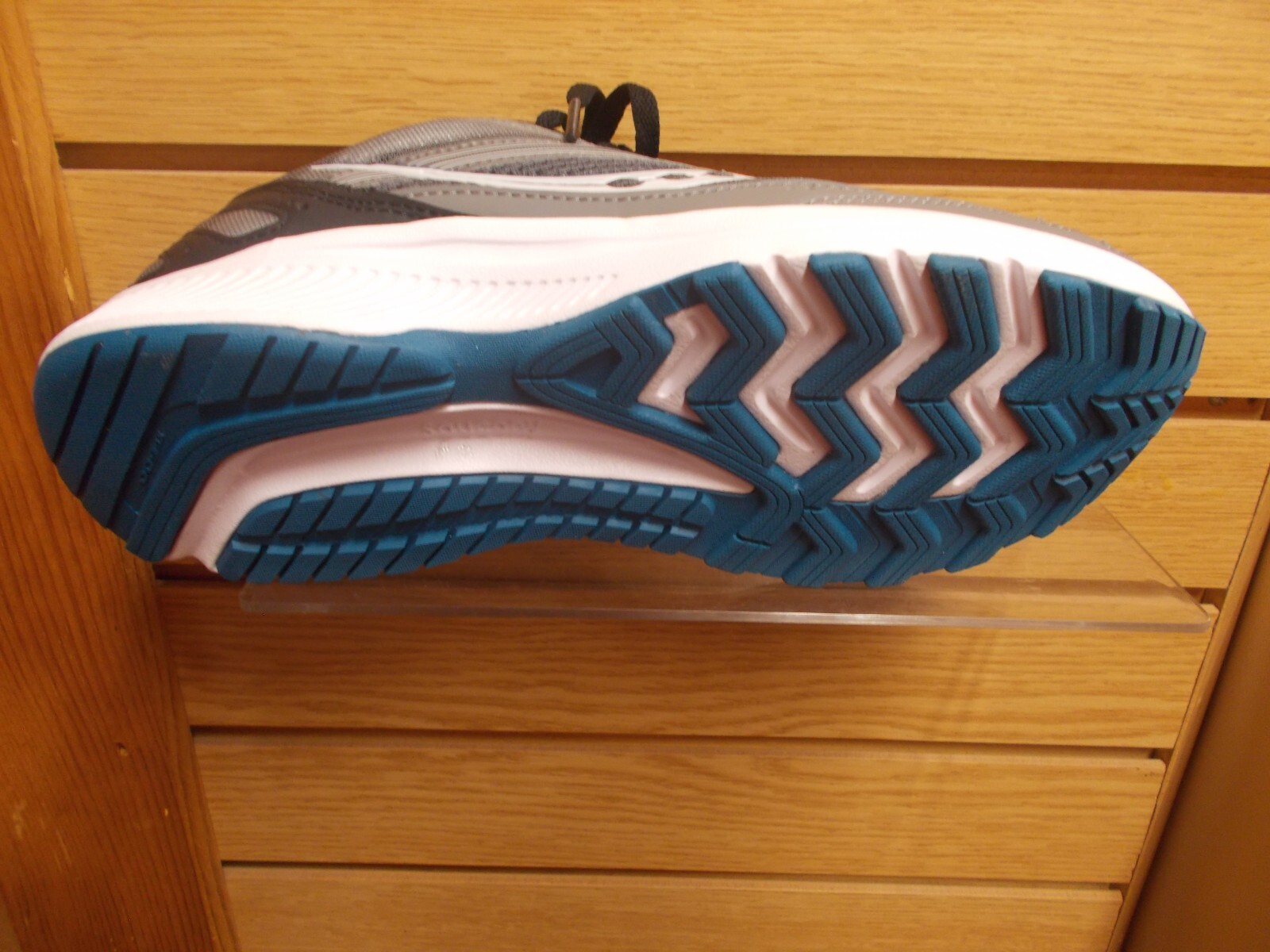 SAUCONY MEN’S MEDIUM COHESION 15 RUNNING OR WALKING SHOES CHARCOAL S20701-17