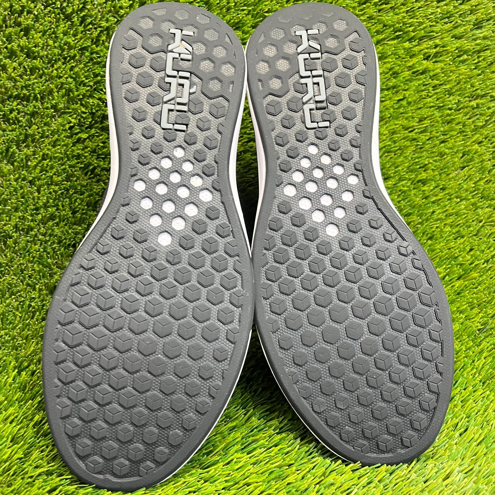 Kuru Atom Slip-On Mens Size 11 Black White Gray Athletic Walking Shoes Sneakers