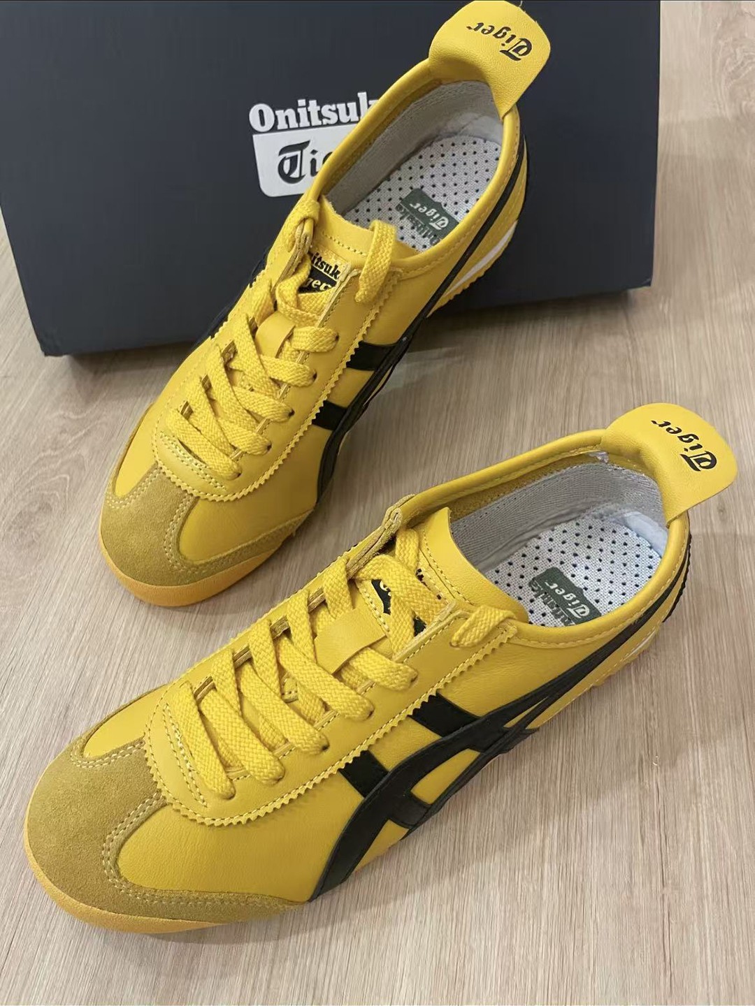 2026 Onitsuka Tiger Mexico 66 YELLOW BLACK Unisex Classic Sneaker 1183C102-751
