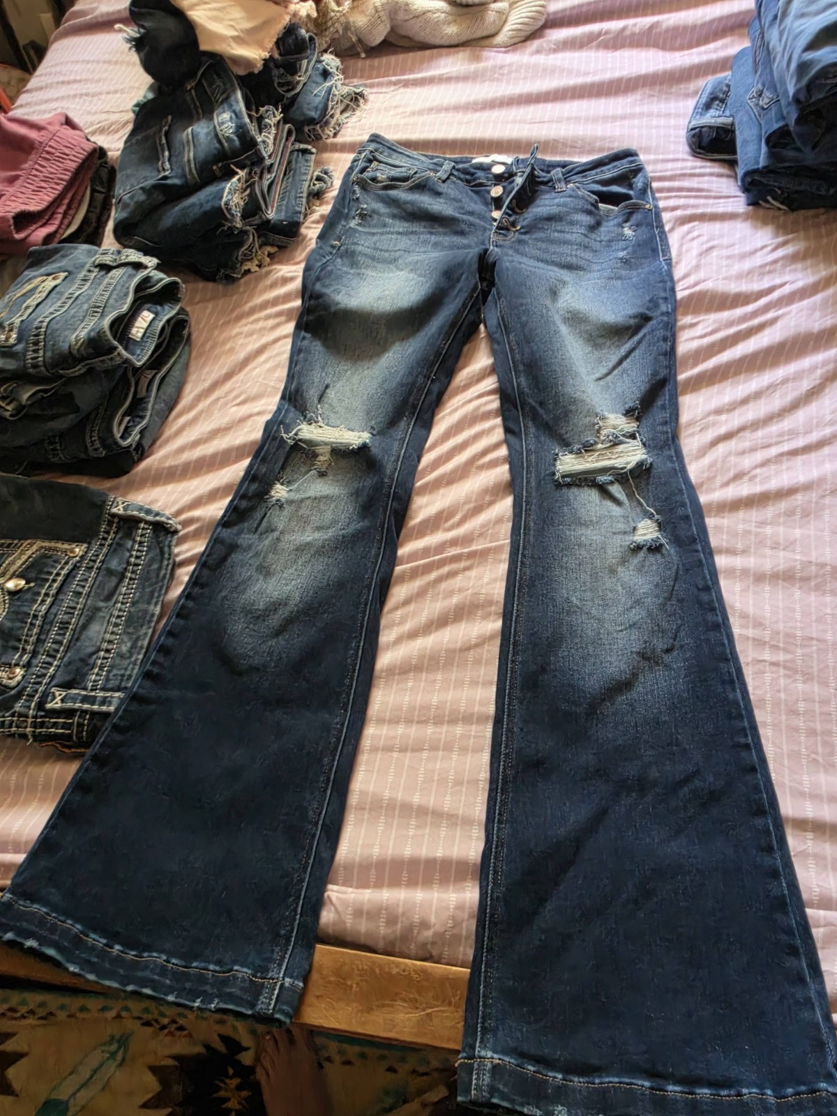 Women’s KanCan Distressed Medium Wash Blue Denim Bootcut Jeans 5-Pocket 13/30