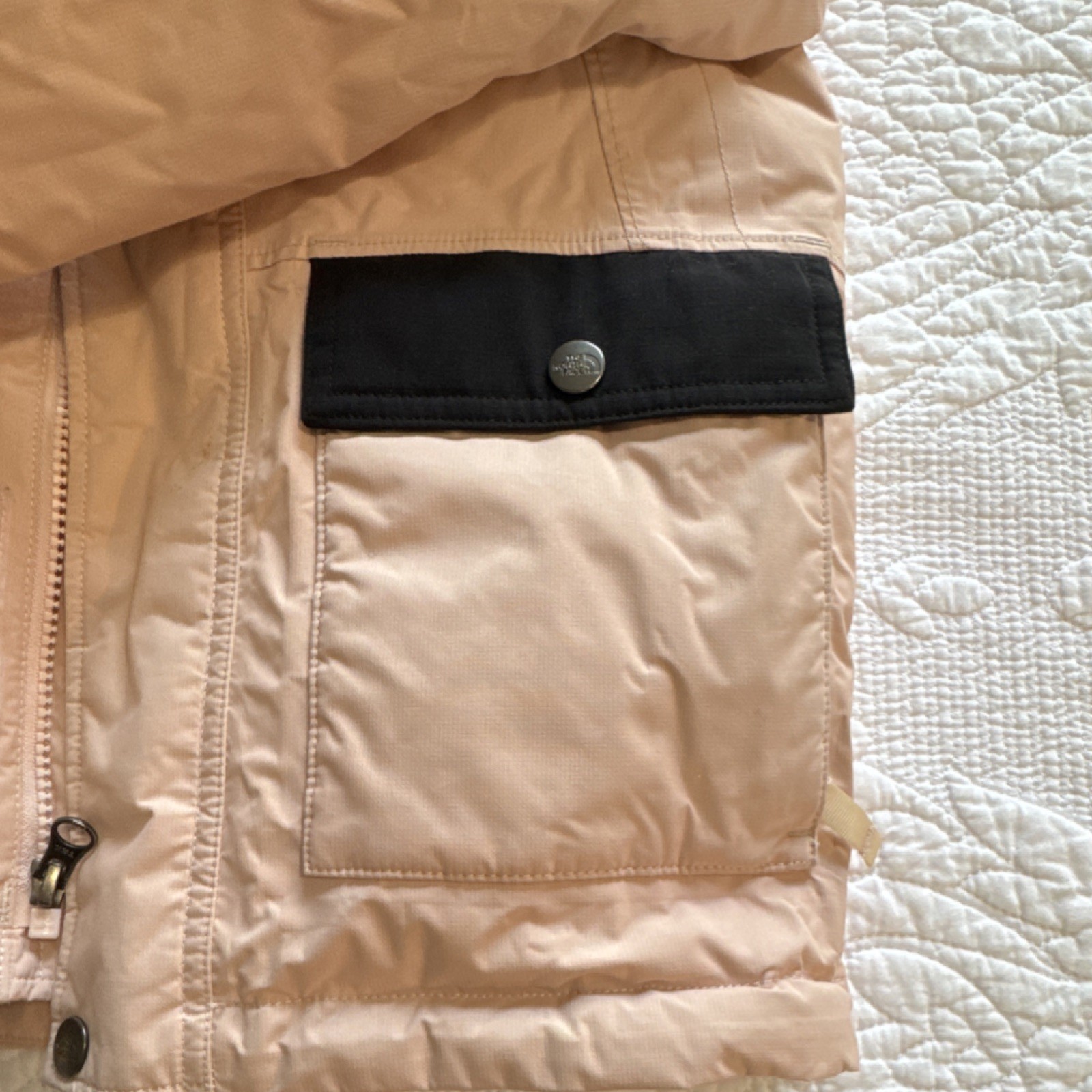 The North Face Girls L (7/8) Hooded Down Jacket Beige/Black Colorblock
