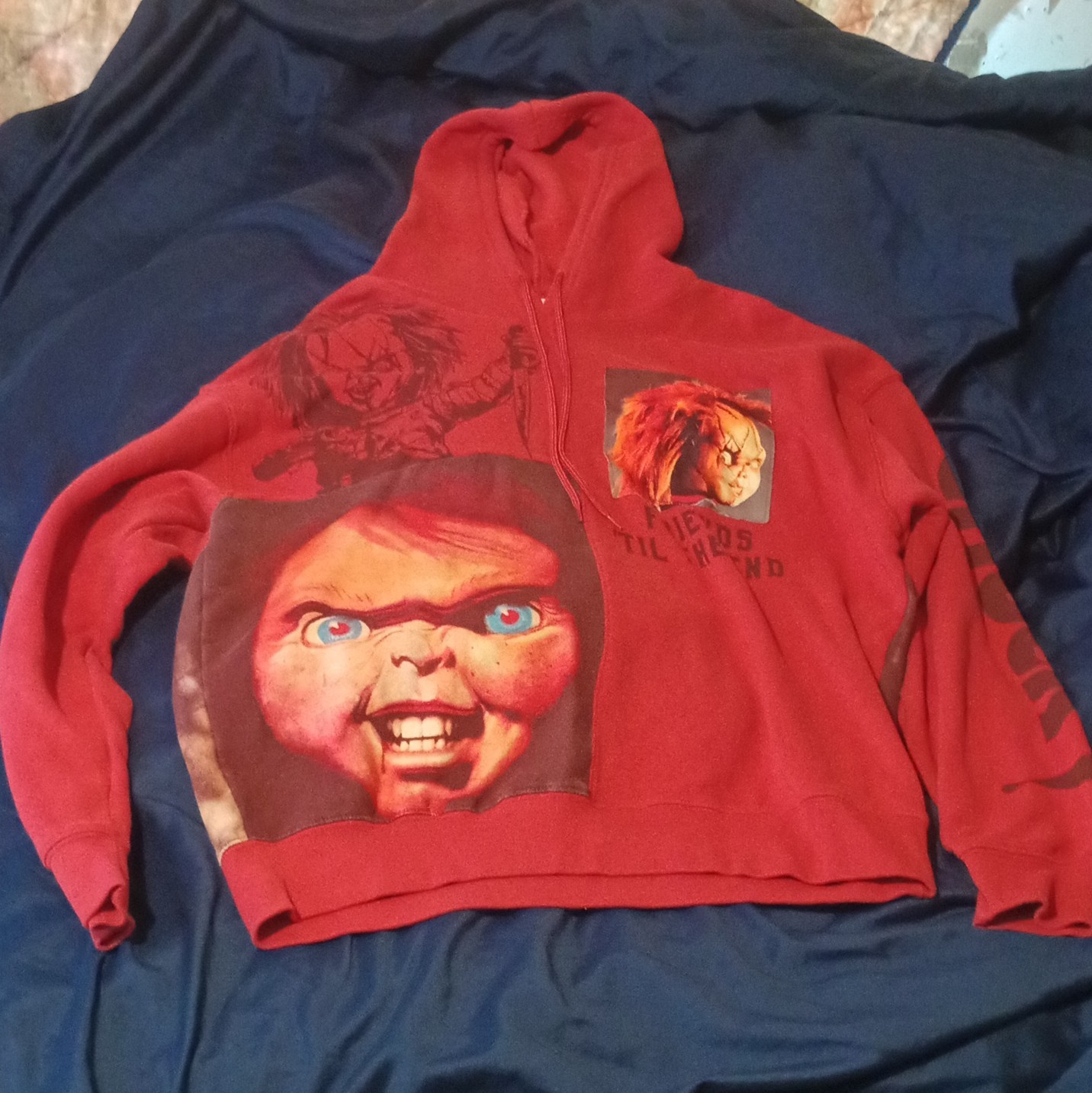 Chucky Horror Hoodie Men’s L Red Friends Til The End Freeze Universal
