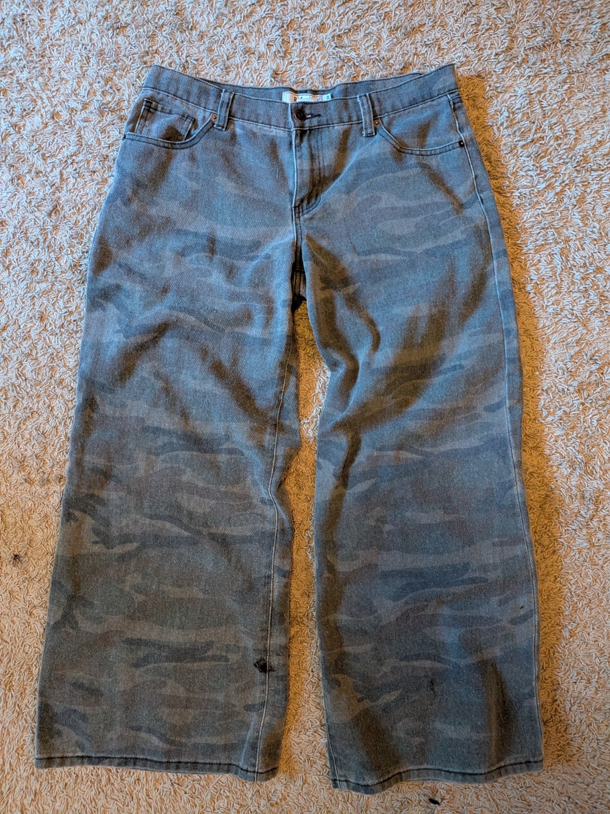 Refrain Men’s Wide-Leg Gray Camo Denim Jeans Medium Wash 5-Pocket