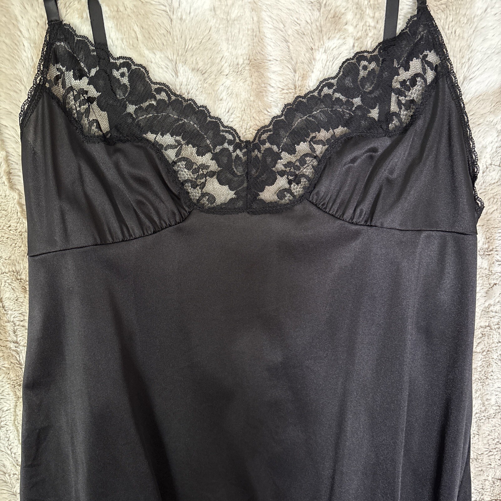 by VASSARETTE SILKY BLACK FULL SLIP DRESS LINGERIE sz 42 26 48