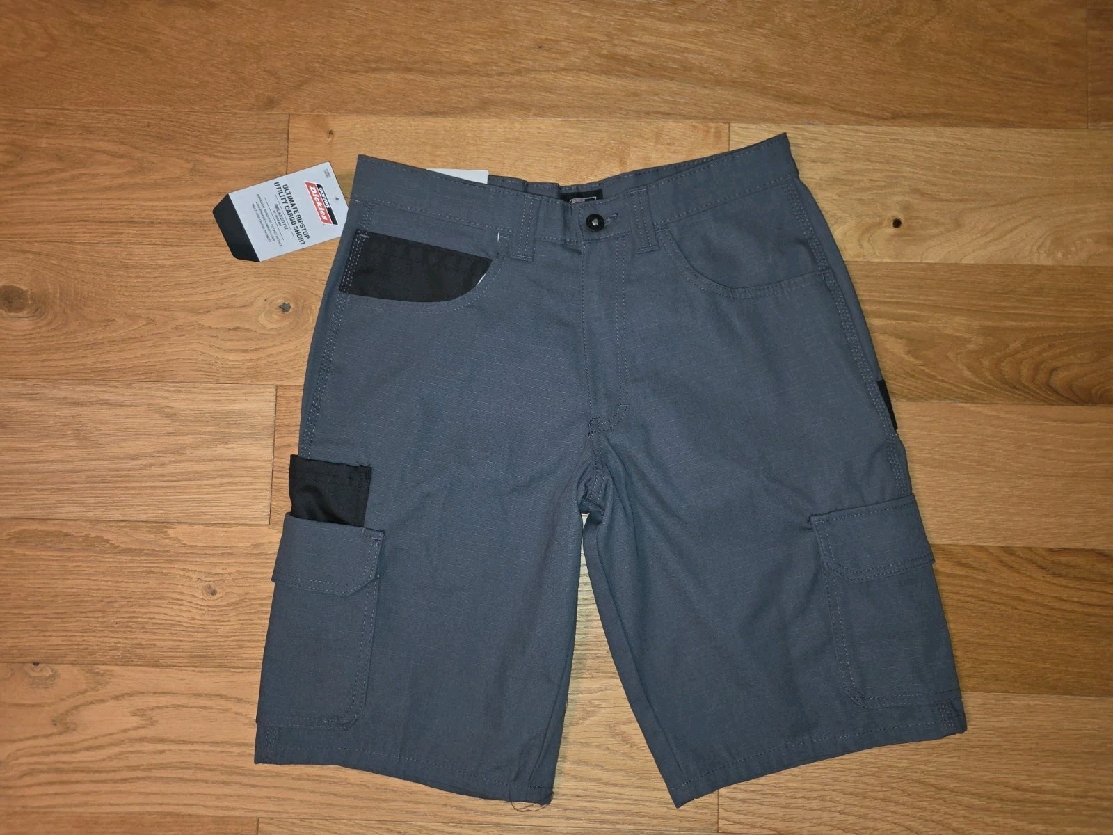 NWT Genuine Dickies Ultimate Ripstop Cargo Shorts Men’s Size 30 Gray Relaxed Fit