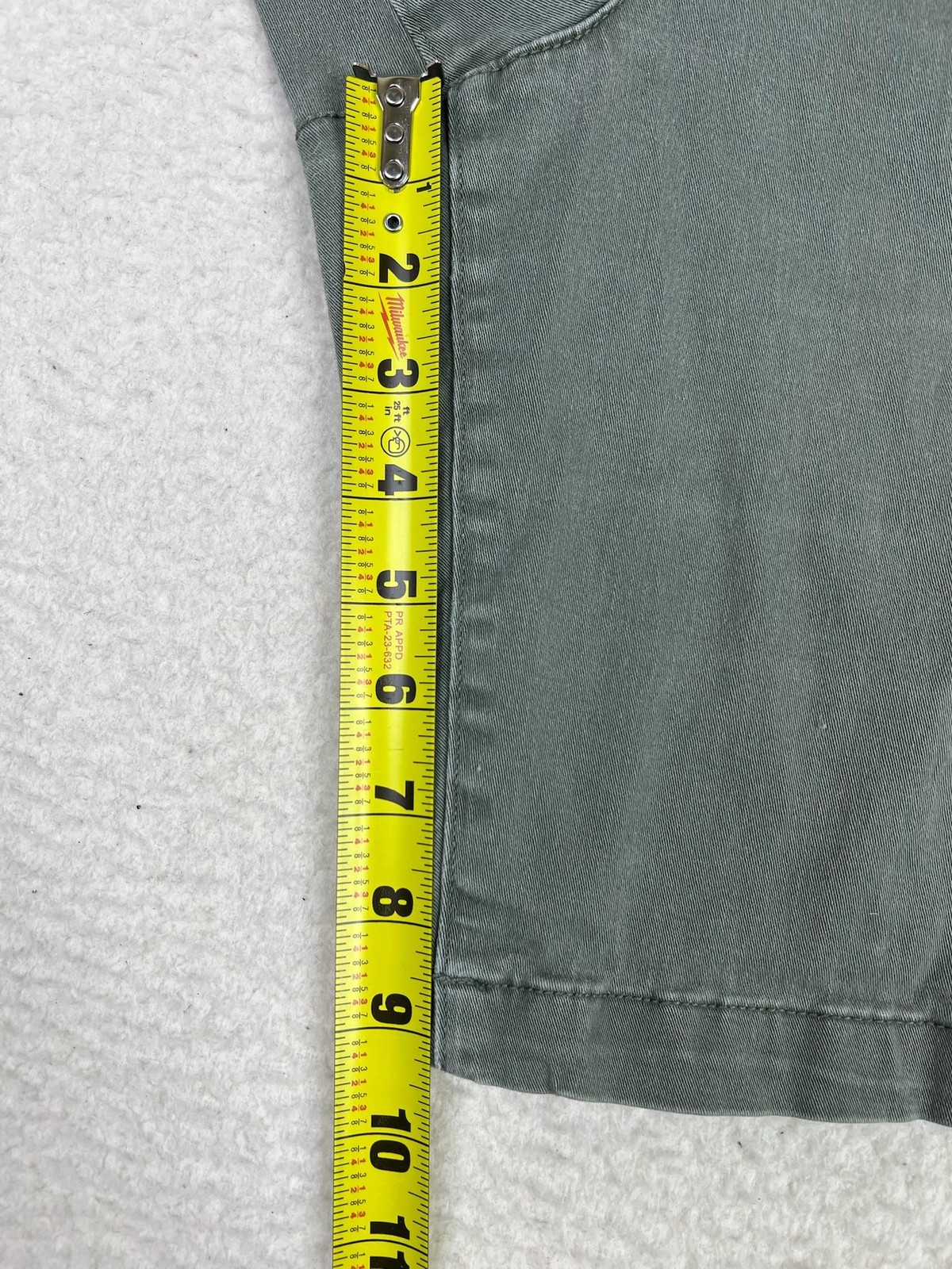 Eddie Bauer Shorts Womens 14 Gray Chino Bermuda Slightly Curvy Stretch Casual