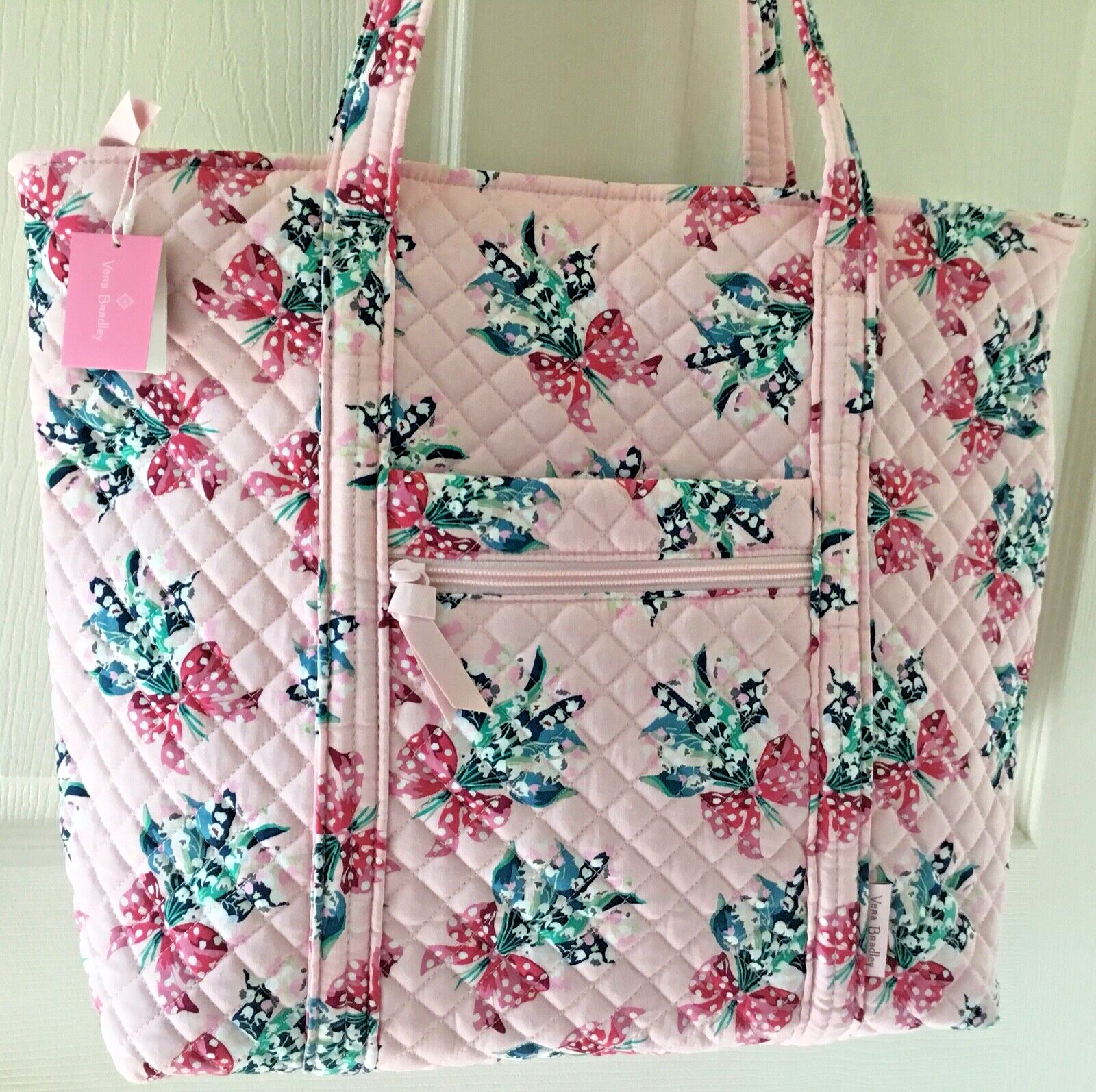 Vera Bradley ~ “Happiness Returns Pink” ~ Small Vera Tote Bag ~ NWT