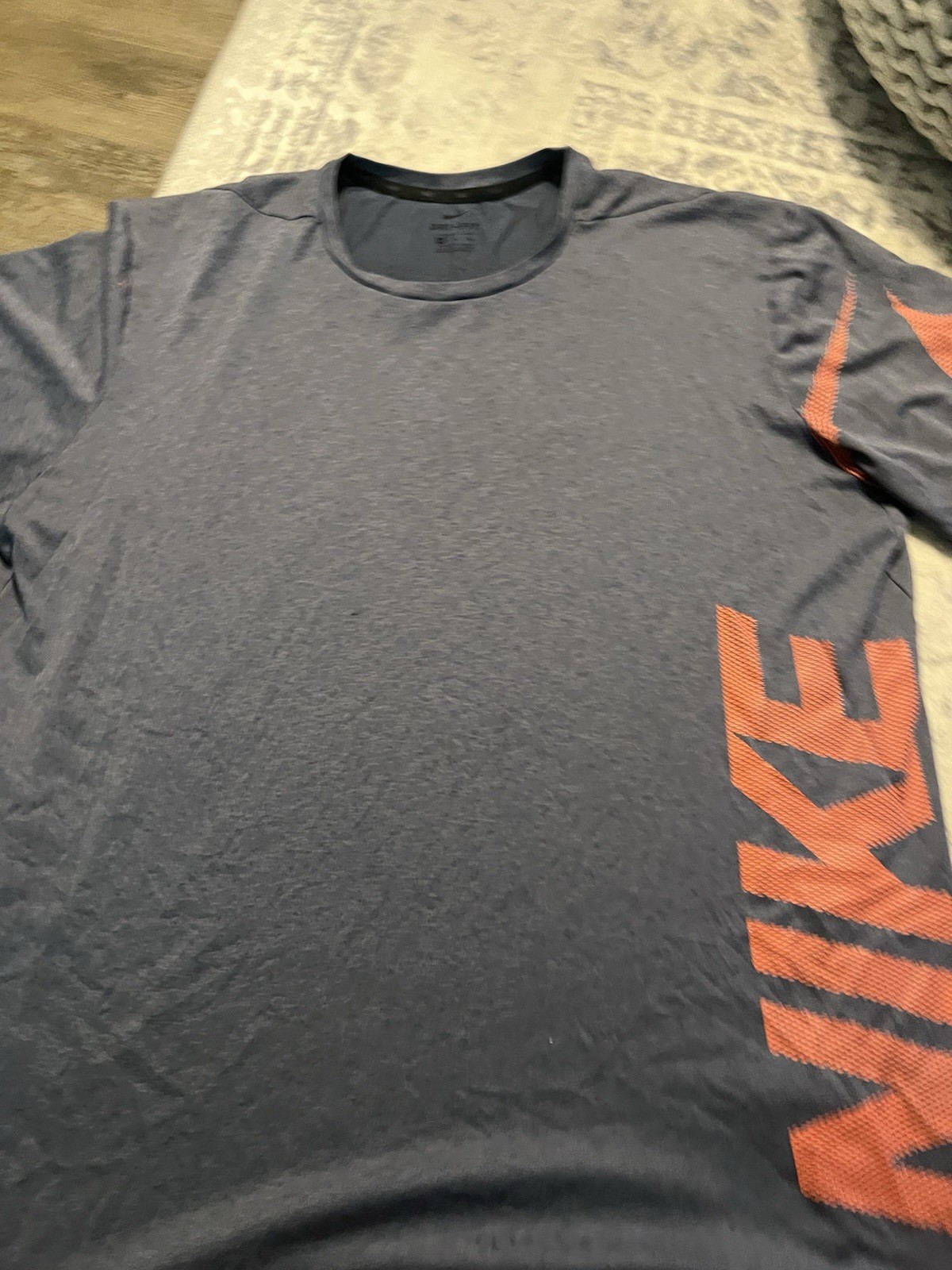 Nike Dri-FIT Men’s XL Gray/Orange Graphic Logo Crew Neck Tee Breathable
