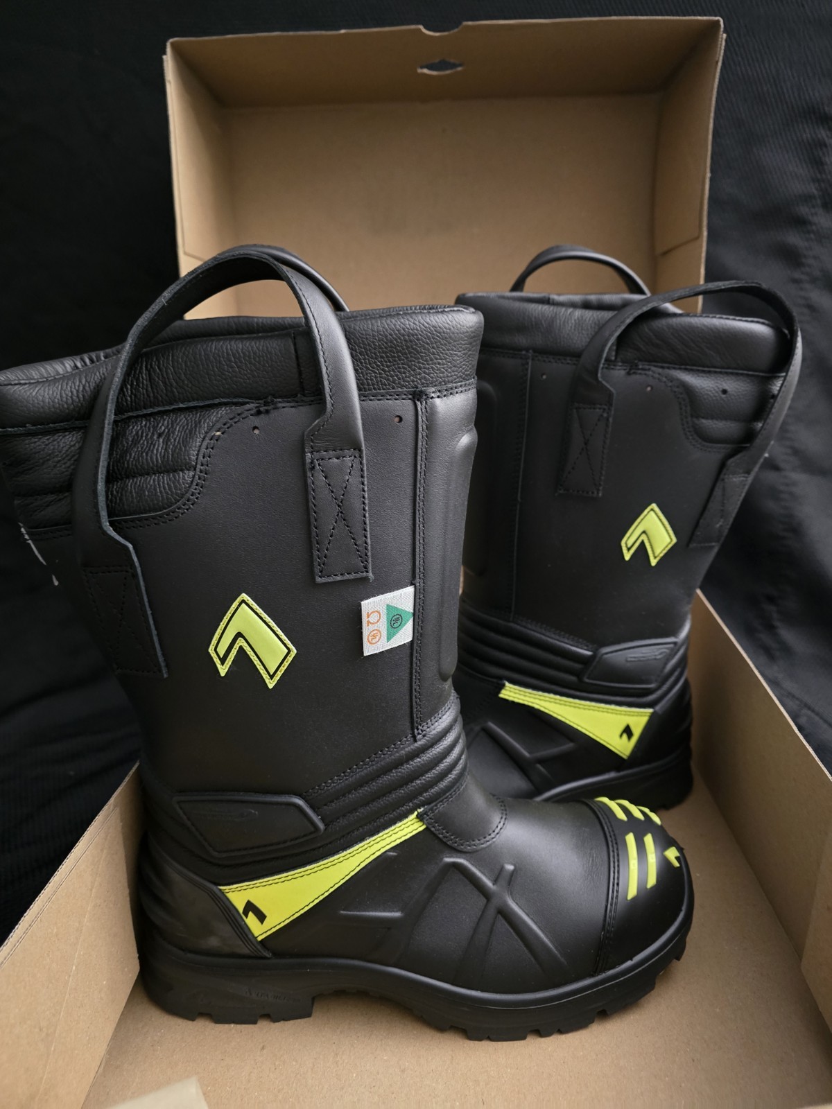 Haix Mens US 9 EXTRA WIDE Fire Eagle Air Boots – Black
