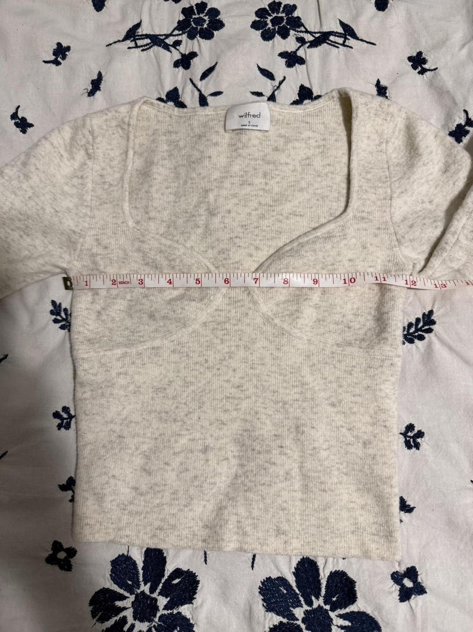 Aritzia Wilfred sweater top cropped In heather Birch Size Small