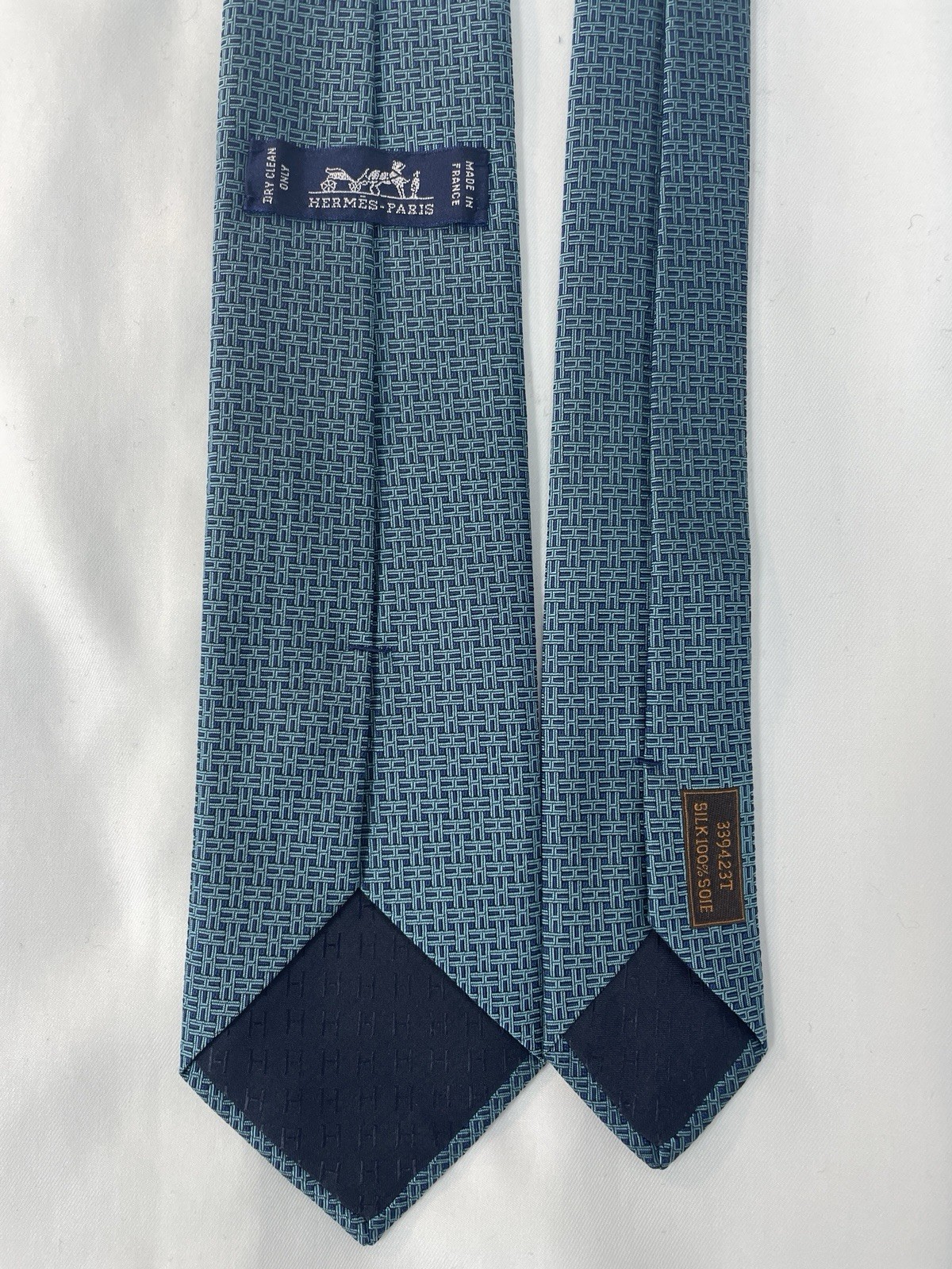 Hermes 100% Silk Men’s Tie Green “Pinces H” 339423T 7cm Width