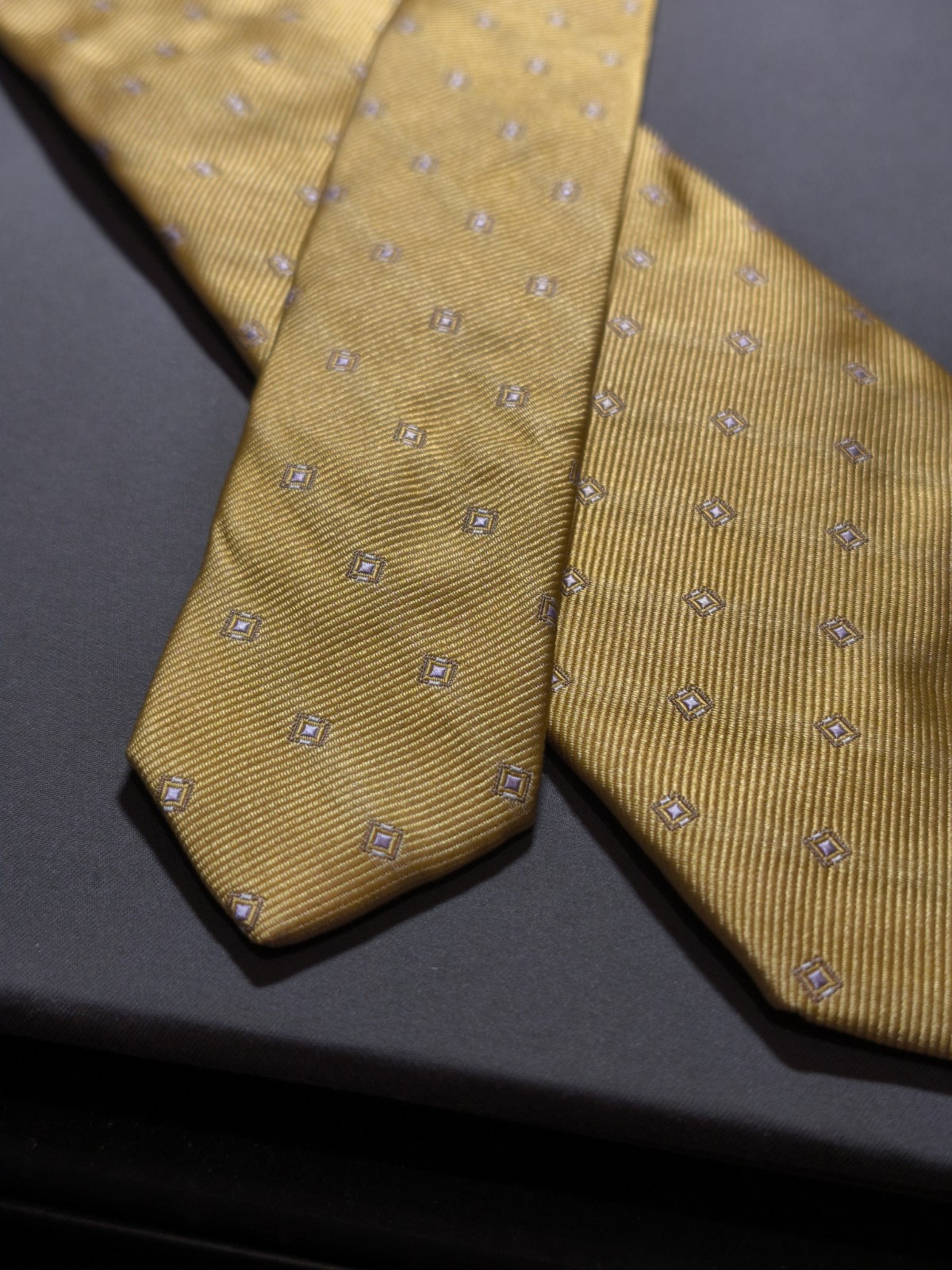 Church’s – Solid Color Microdrawing Geometric Silk Tie Made in Italy
