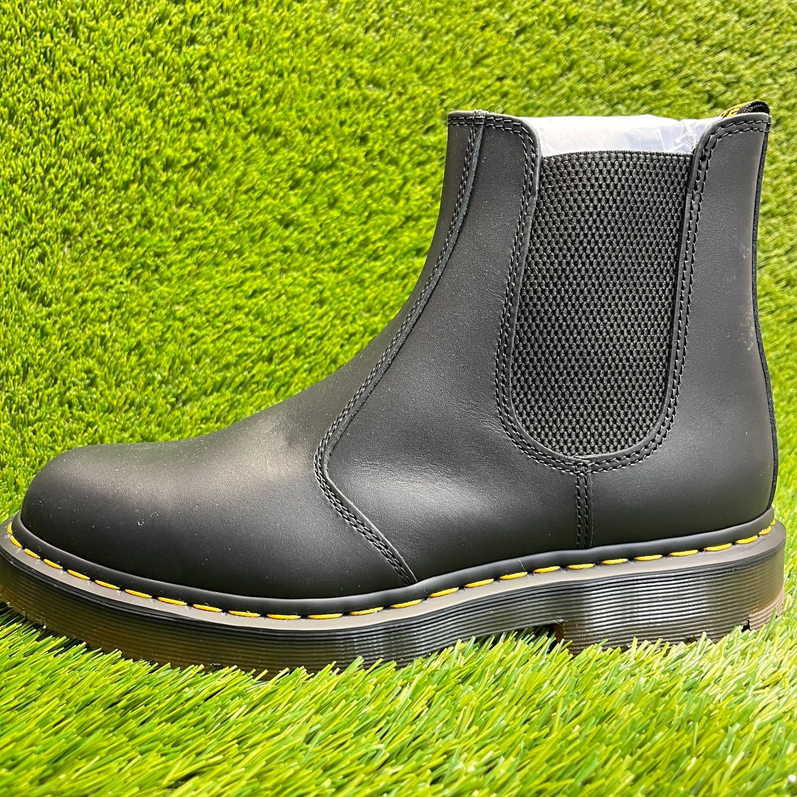 Dr. Martens 2976 SR Mens Size 11 Womens 12 Black Classic Leather Chelsea Boots