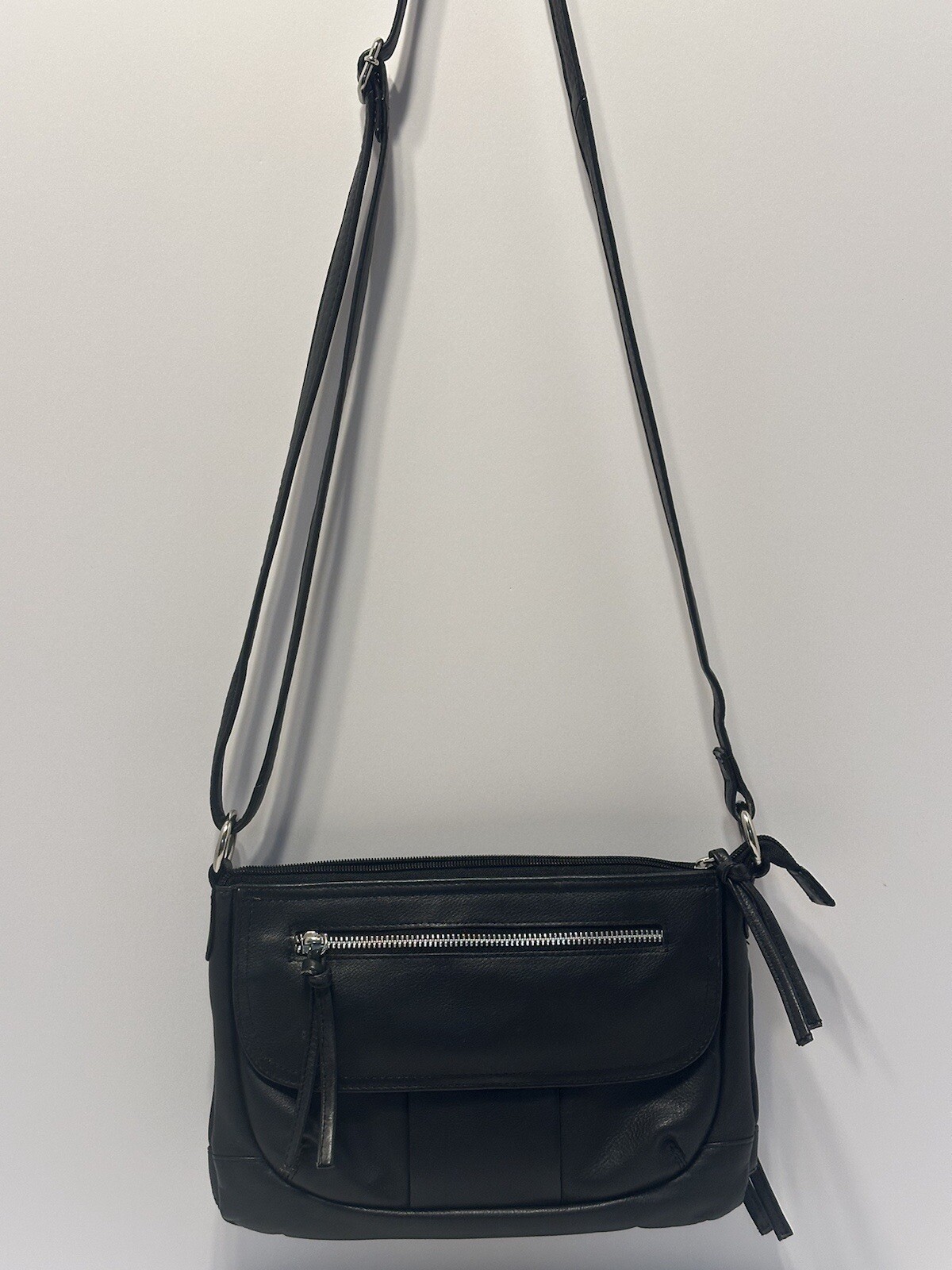 Great American Leather Works Cross Body Purse. used in good condition