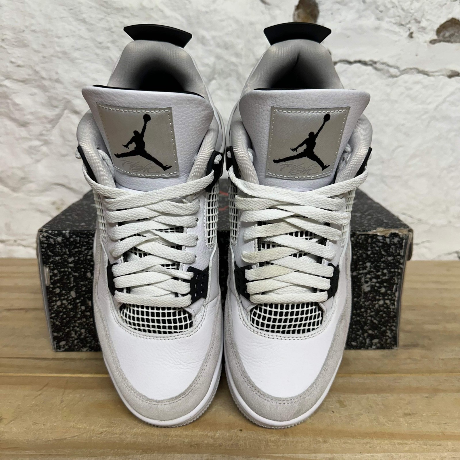 Air Jordan 4 ‘Military Black’ Men’s Size 10 Pre-owned Sneakers DH6927-111