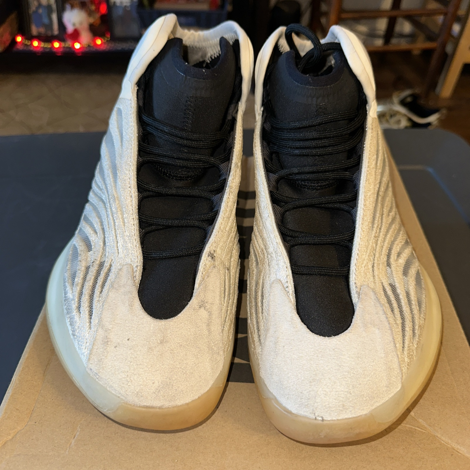 US 11.5 Adidas Yeezy QNTM Men’s Mist Slate Tan Black Boost Sneakers – NIB HQ2085