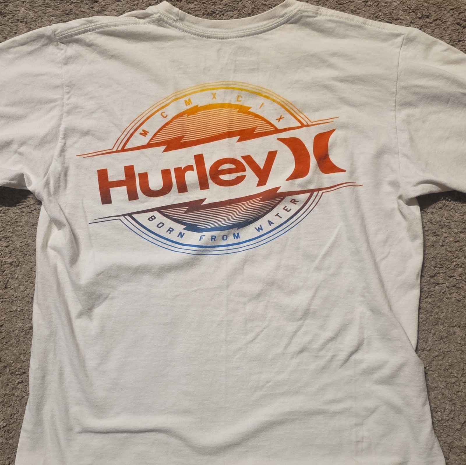 Hurley Men’s M Regular White Crew Neck Short Sleeve Logo Graphic T-Shirt