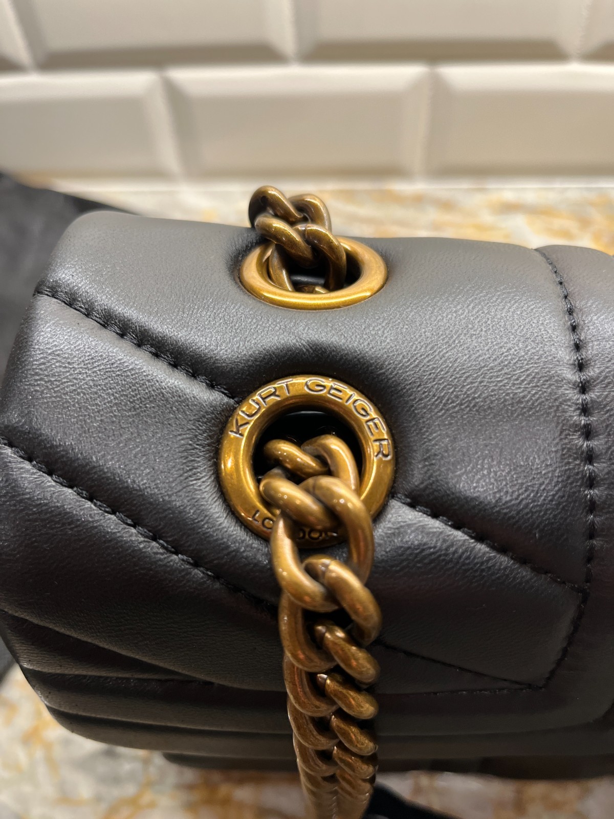 kurt geiger preowned black leather quilted kensington two way handbag/ crossbody