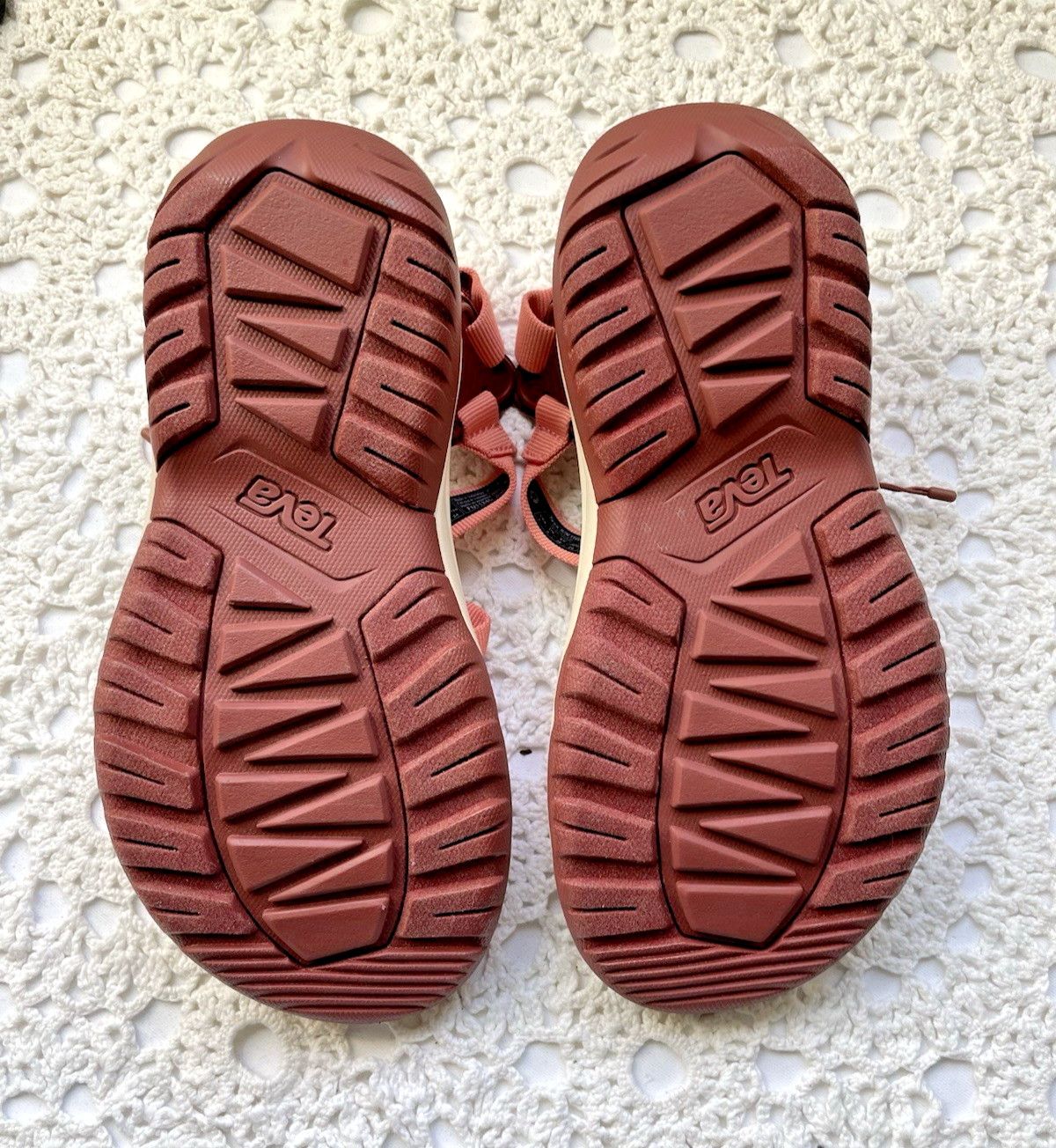 Teva Hurricane Terra Dactyl Coral Women’s Hiking Sandal Size 7