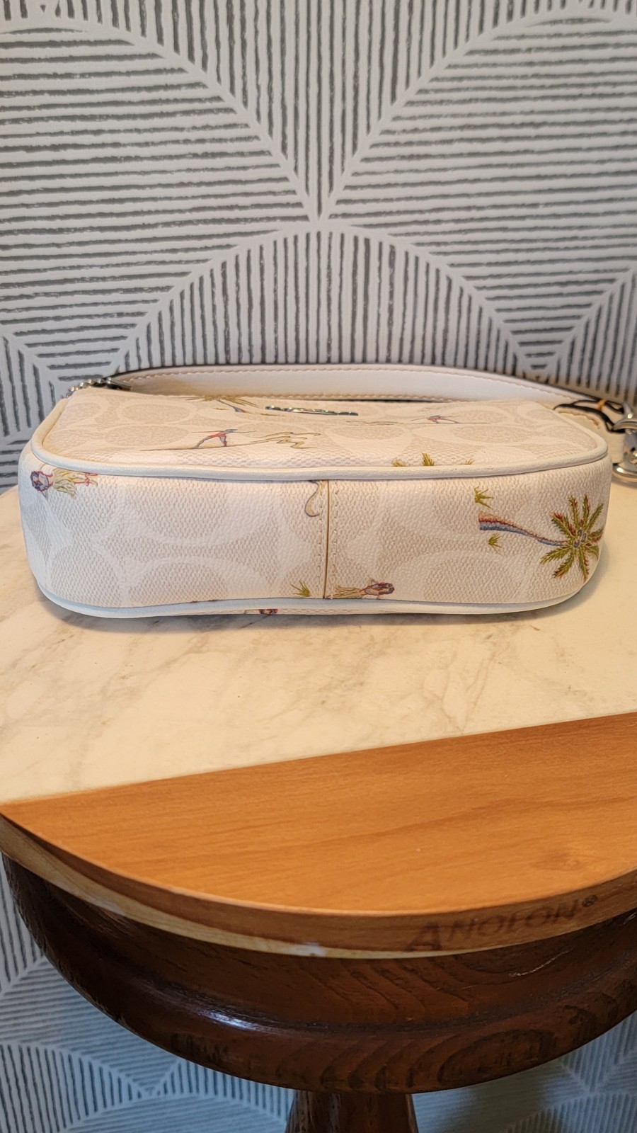 COACH Nolita 15 Wristlet Glacier White Hula Print w/ Card Holder EUC