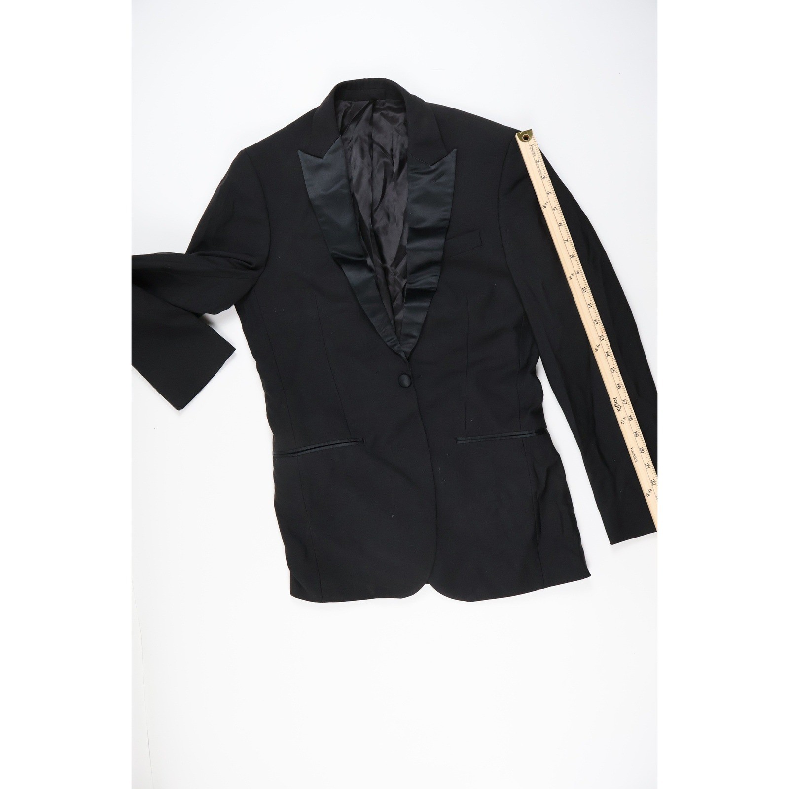 The Black Tux Tuxedo Jacket Peak Lapel Black Solid 38 Wool Tollegno 1900