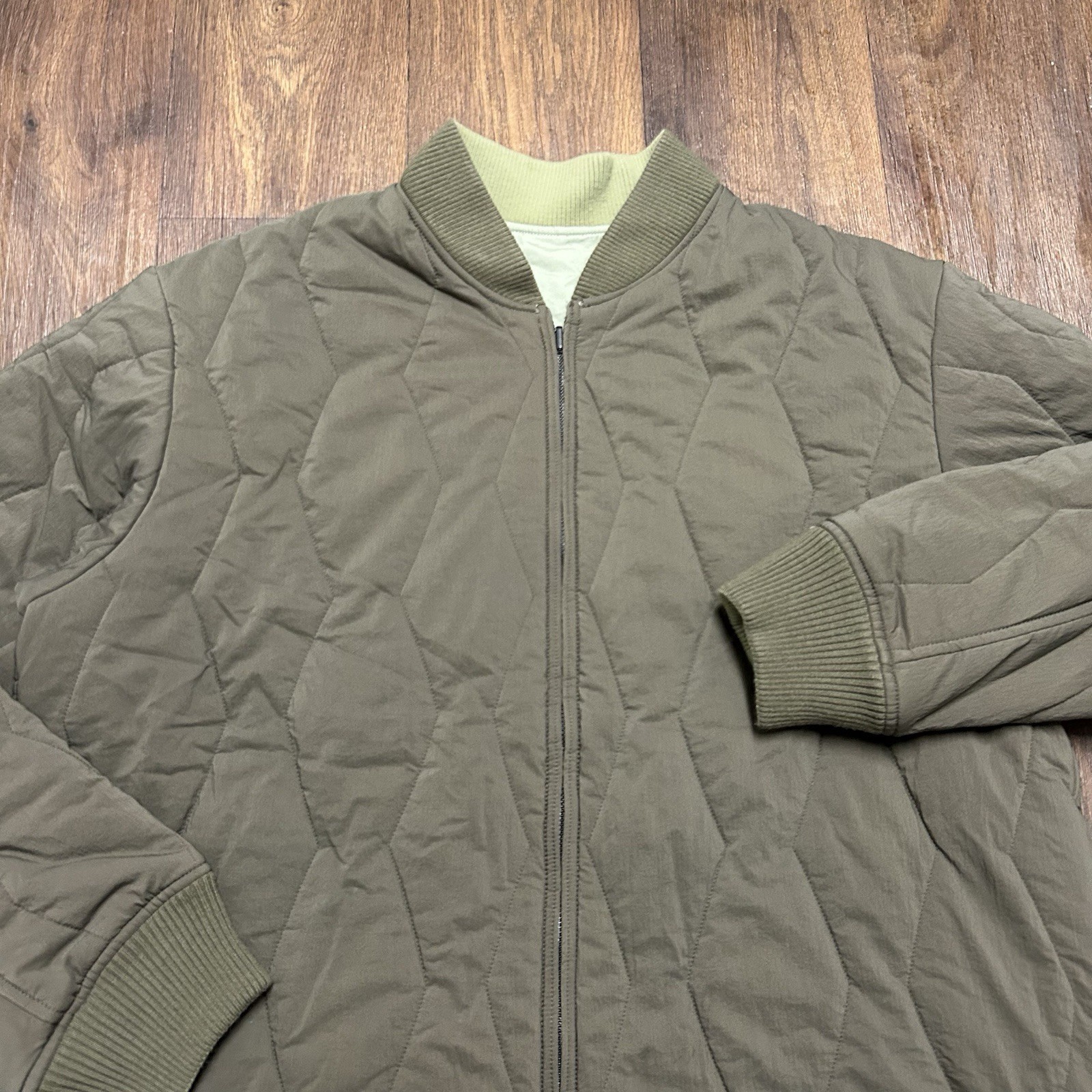 Pilgrim Surf Supply Men’s L Reversible Quilted Bomber Jacket Full Zip Green