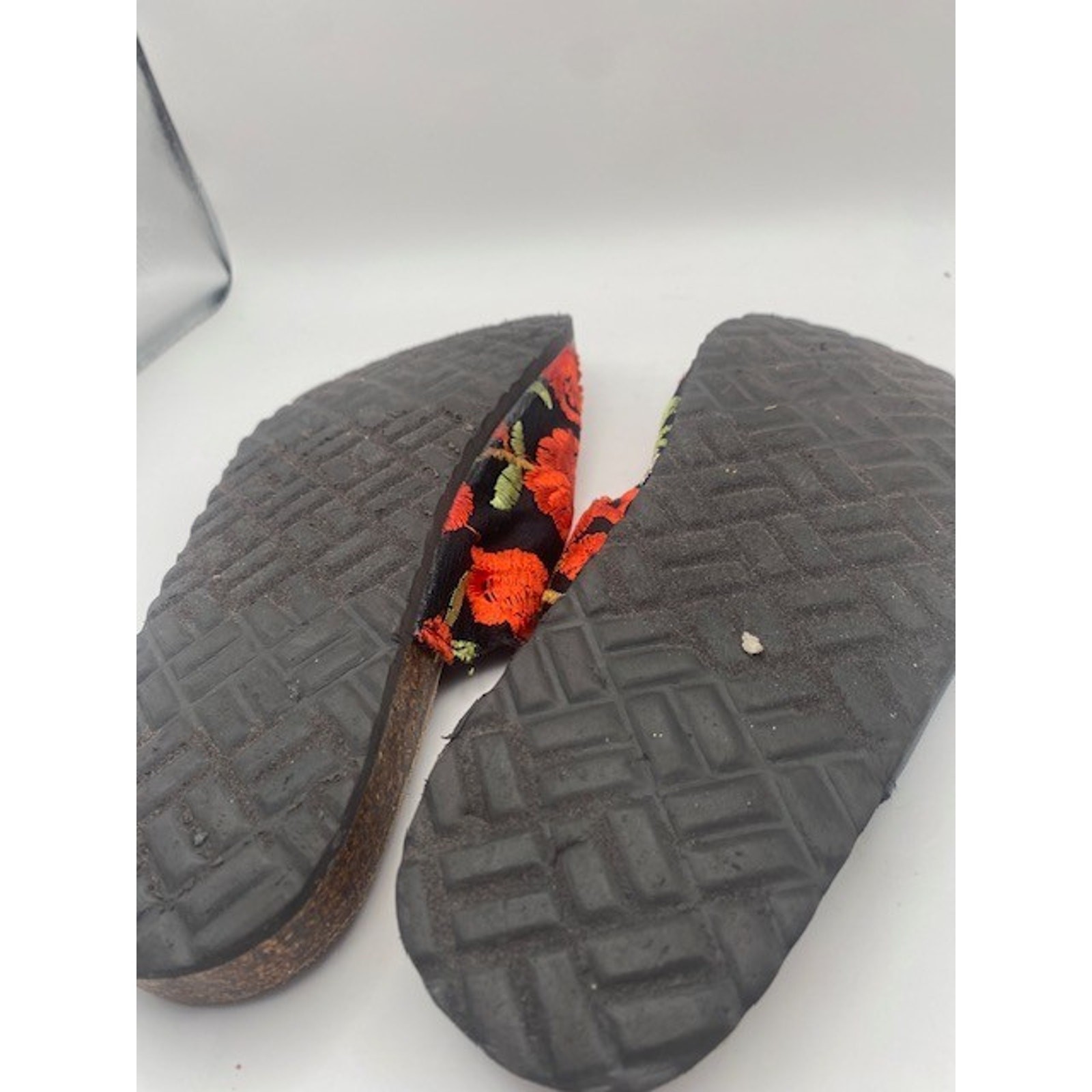MUK LUKS Women’s Size 6.5 Double Buckle Slide Sandals Black Floral Embroidered