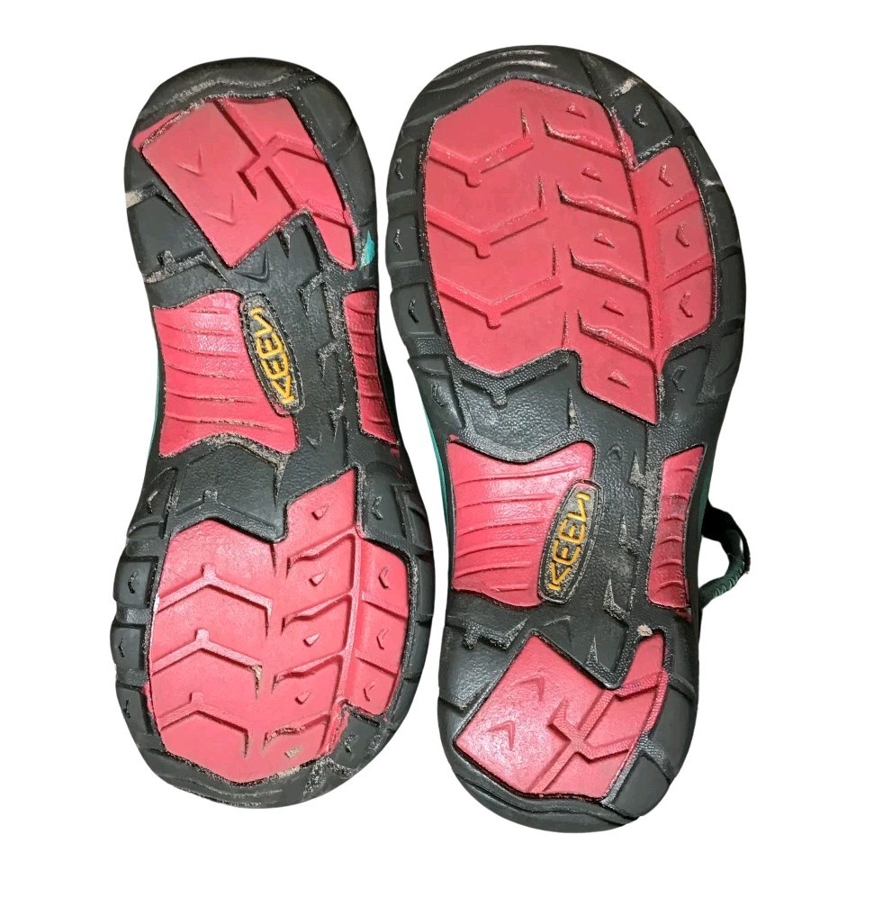 Keen Sandals Youth Size 3.5 Blue Pink Teal with Drawstring and Beach Sand