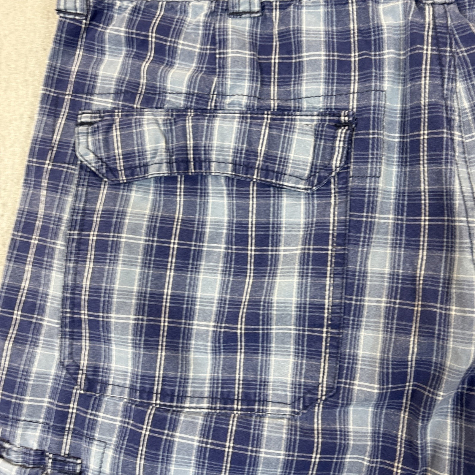 Y2K Men Genuine Wrangler Blue Plaid Cargo Shorts 36X11