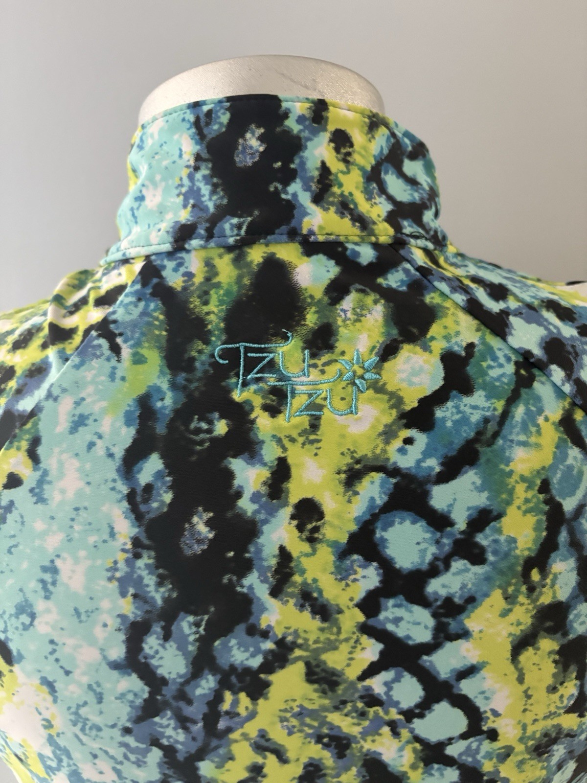 Tzu Tzu 1/4 Zip Golf Top Womens M Lime Yellow Blue Tennis Pickleball Stretch