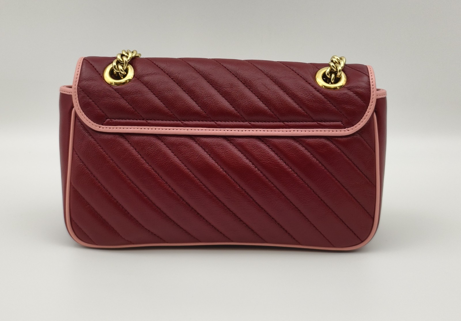 Authentic Gucci GG Marmont Medium 26cm Red Leather Pink Piping Torchon GG Should