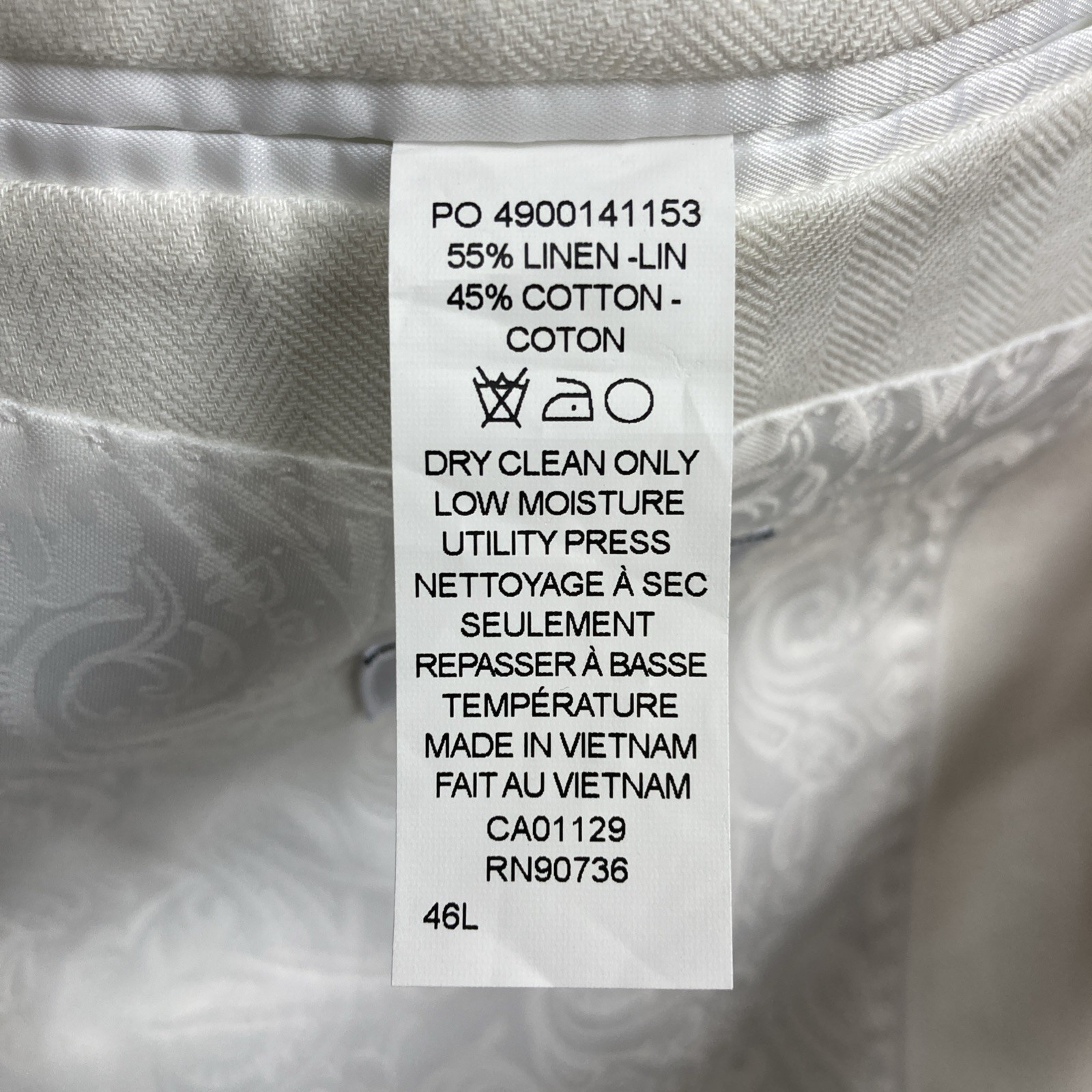 Tayion Collection Men’s 2-pc Classic-Fit Suit Jacket 46L Pants 40W 30L White