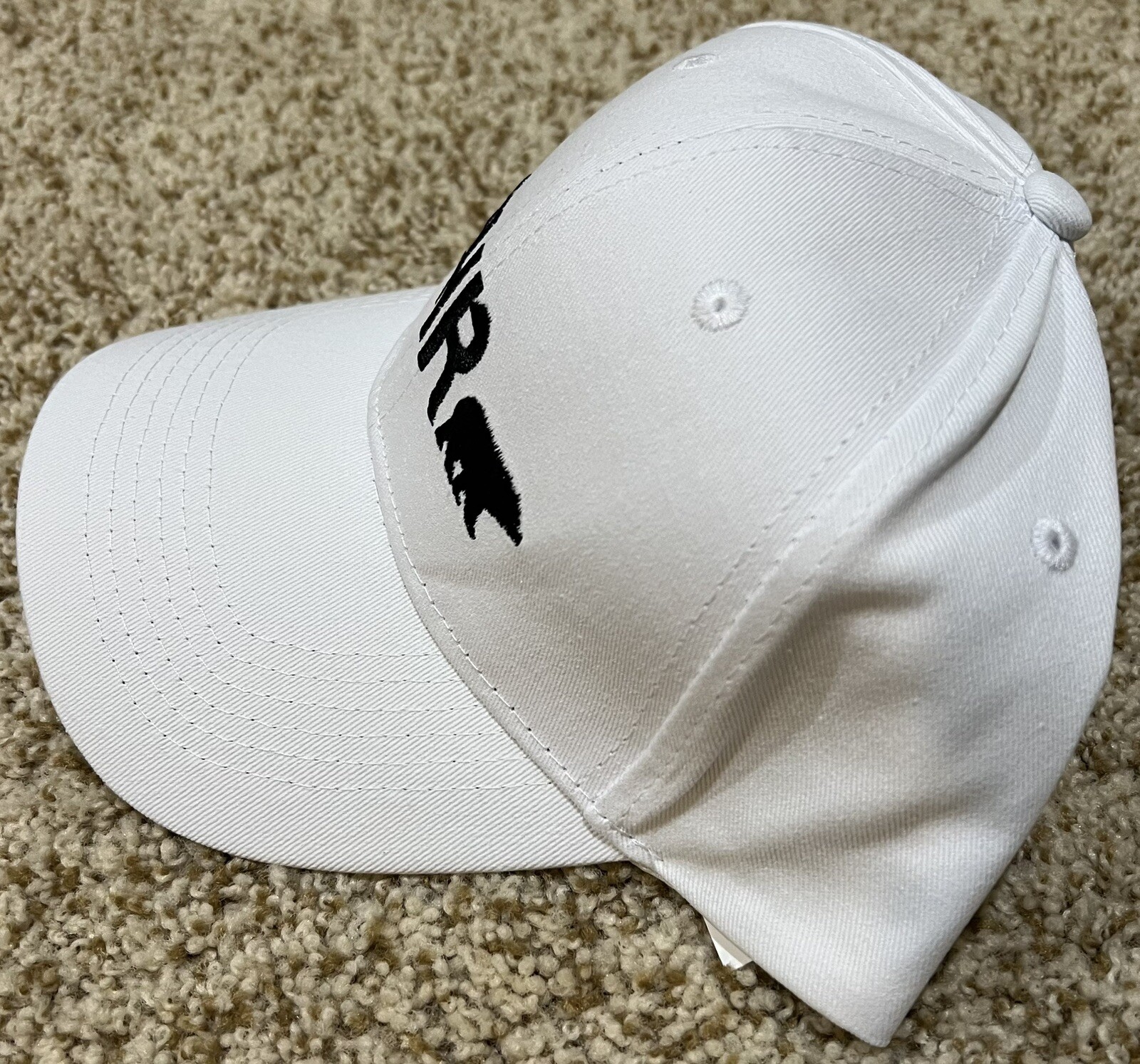 BEHR ADJUSTABLE STRAPBACK BASEBALL CAP / HAT, WHITE.