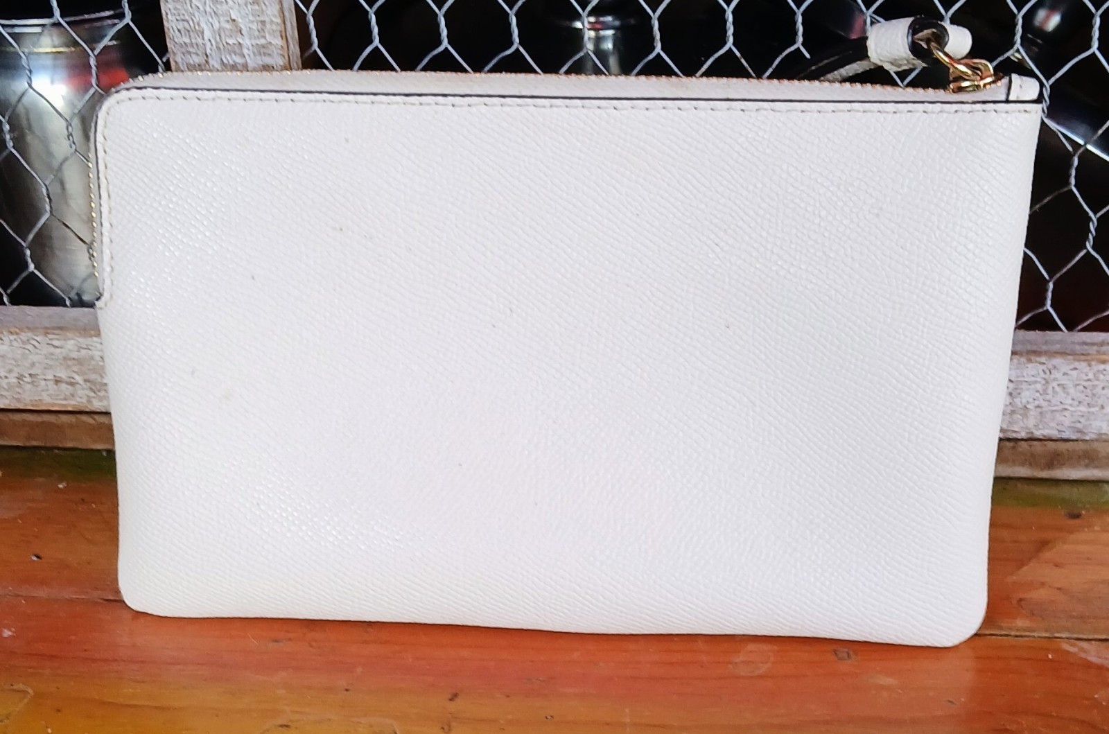 Coach Corner Zip Wristlet Chalk/Gold Pebbled Finish Gold Hardware Logo Zip Lined