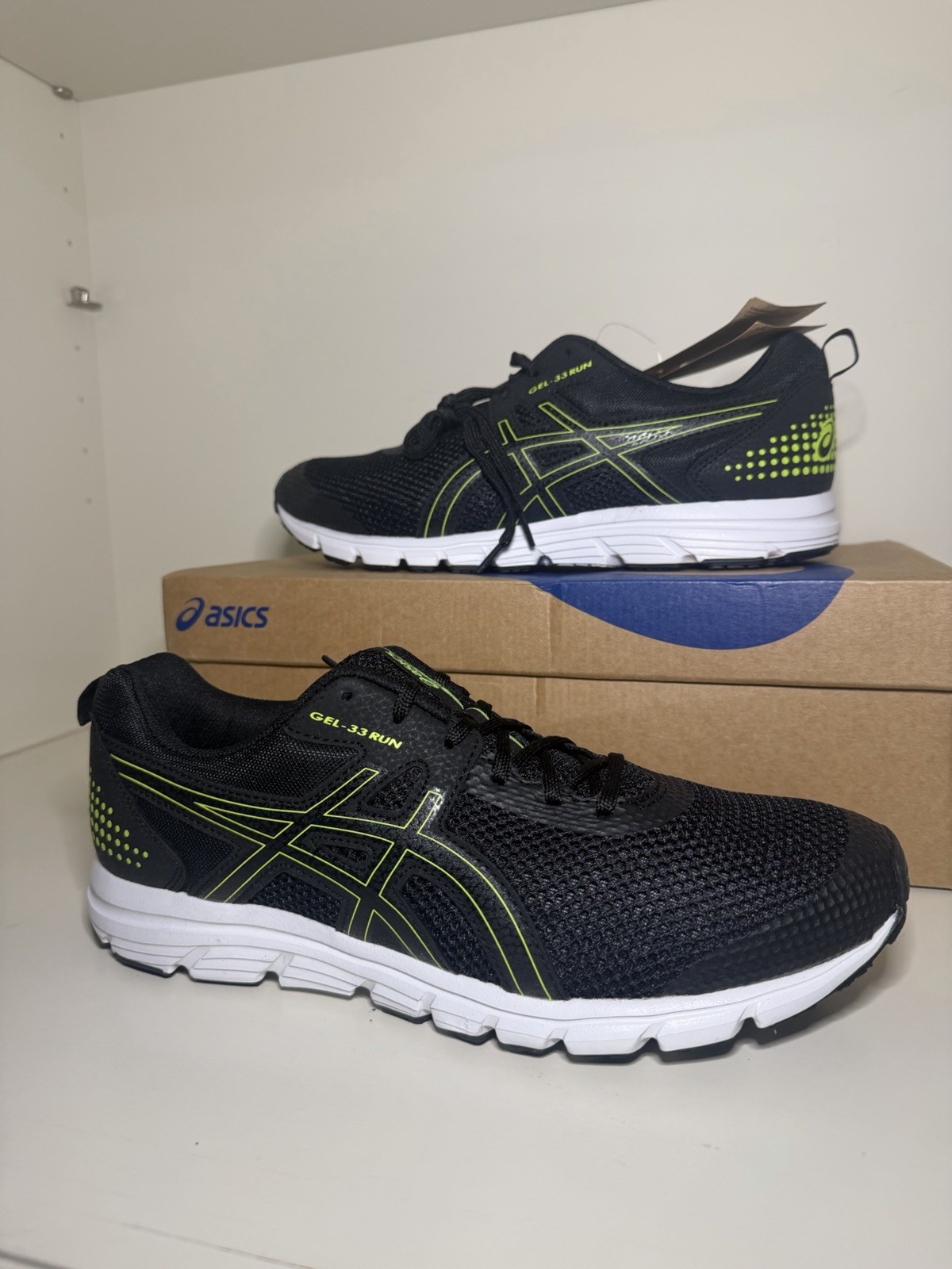 ASICS Gel-33 Run Black/Hazard Green 1011B438-003 Men’s Size 10