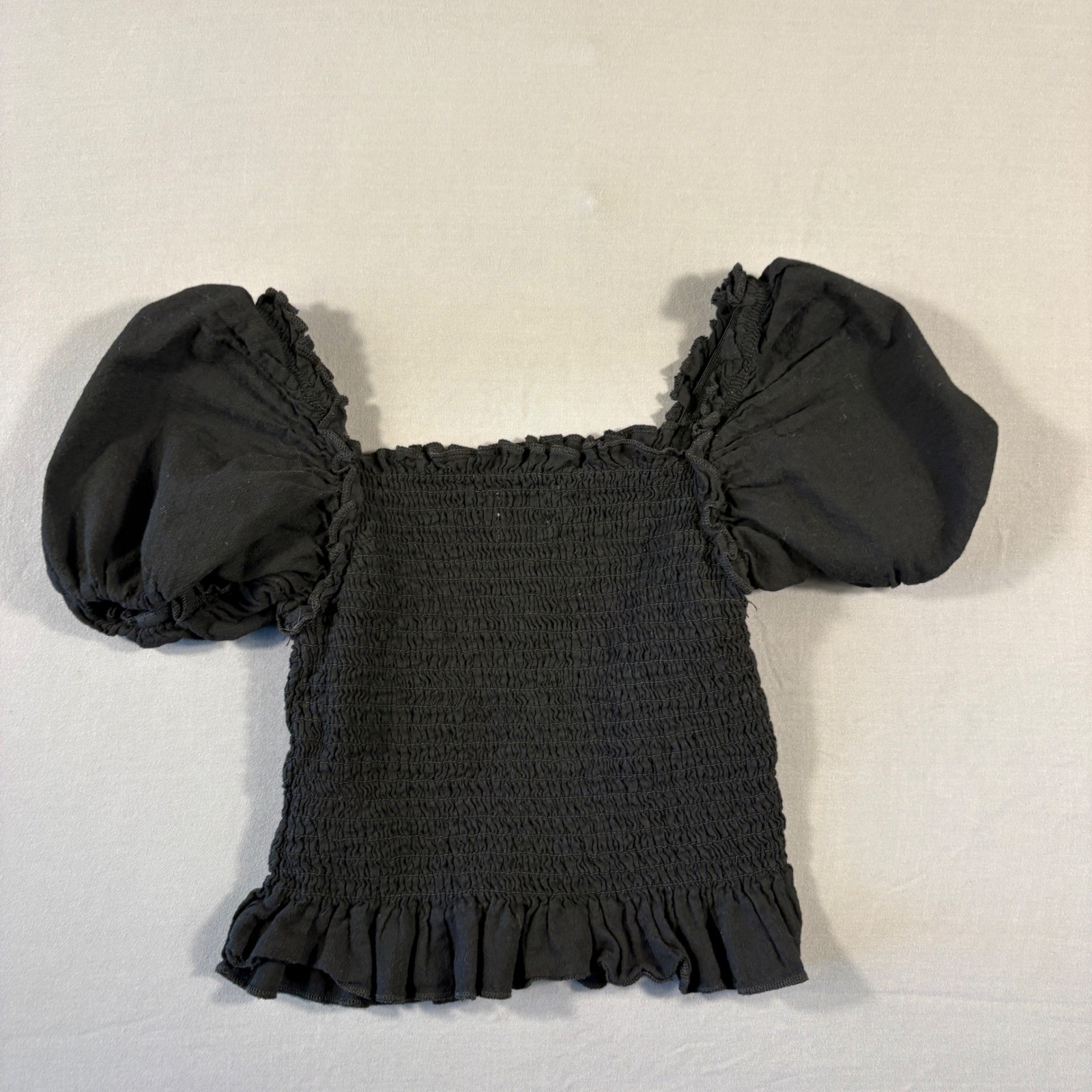 Wonder Nation Girls Black Smocked Puff Sleeve Ruffle Top S 6-6X WM28022001-0921