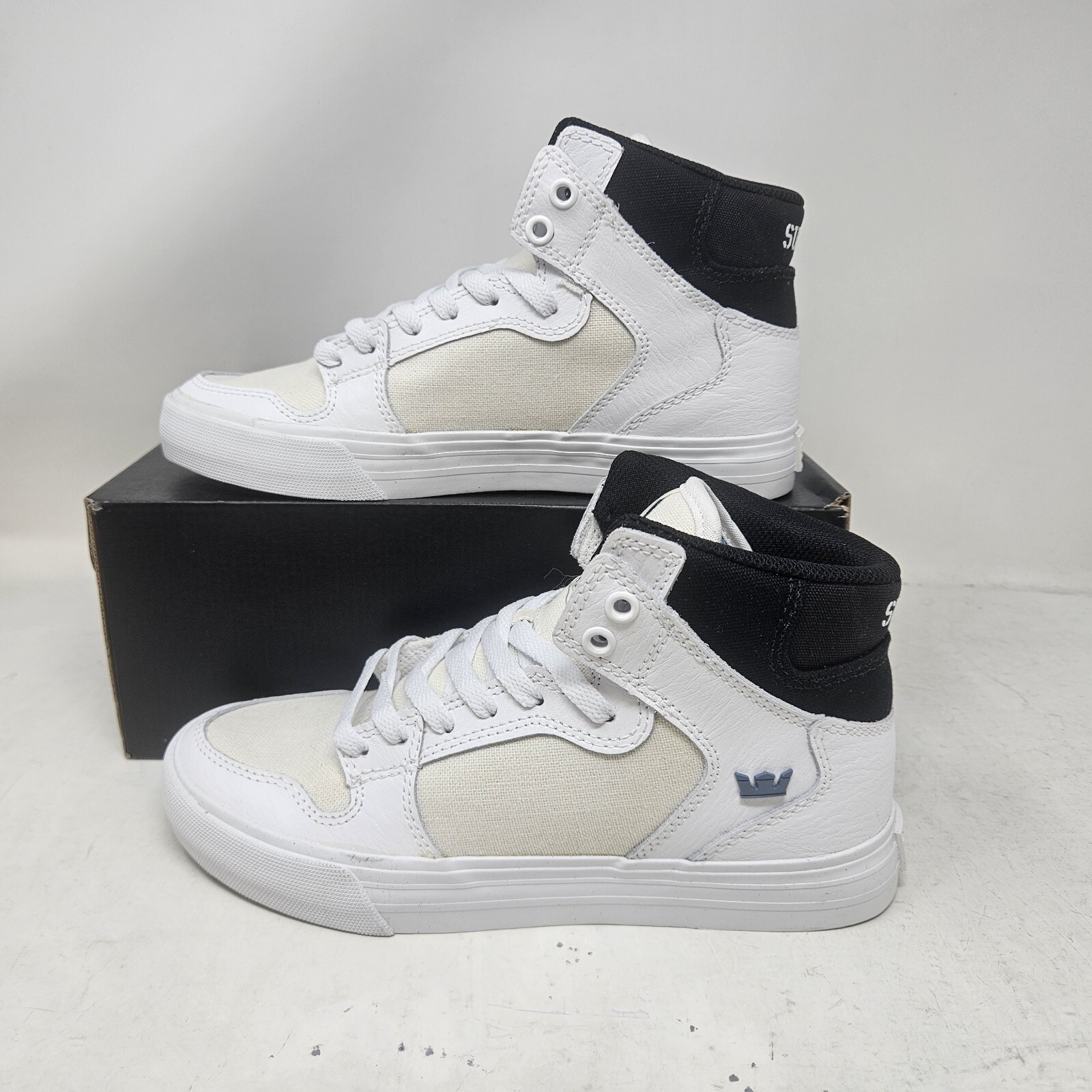 Women’s Supra Vaider High Top White Canvas Skate Shoe / 98205-190 / Size 7.5