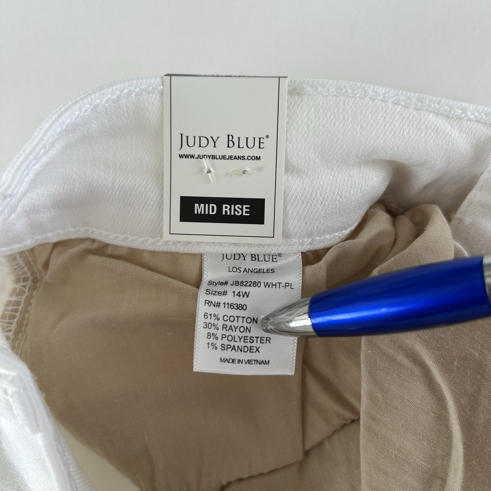 Judy Blue Jeans Womens Size 14W Mid Rise Skinny Fit White Distressed JB82280 NWT