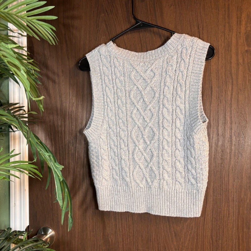 Aerie Gray Cable Knit Sweater Vest Cropped Sleeveless Pullover XS