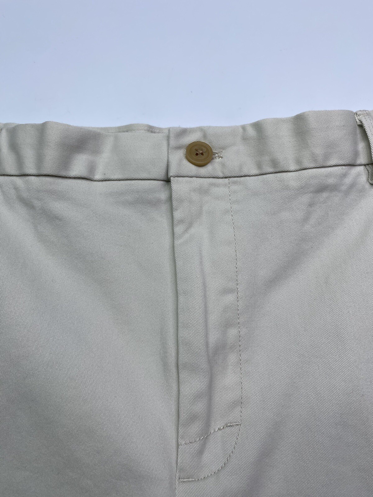 Izod Men’s Size 40 Beige Flat Front Chino Shorts Golf Athleisure Cotton