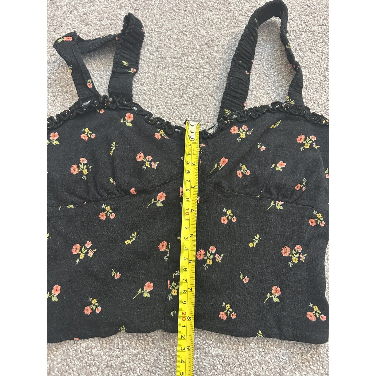 Forever 21 Floral Crop Top Womens Medium Black Excellent Smocked Button Front