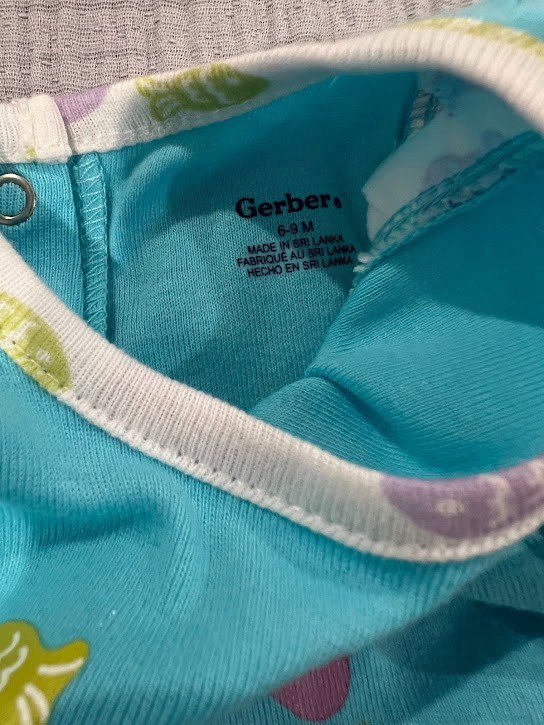 Gerber Infant Girls Bodysuit, Bloomer and Reversible Hat Size 6-9 Months