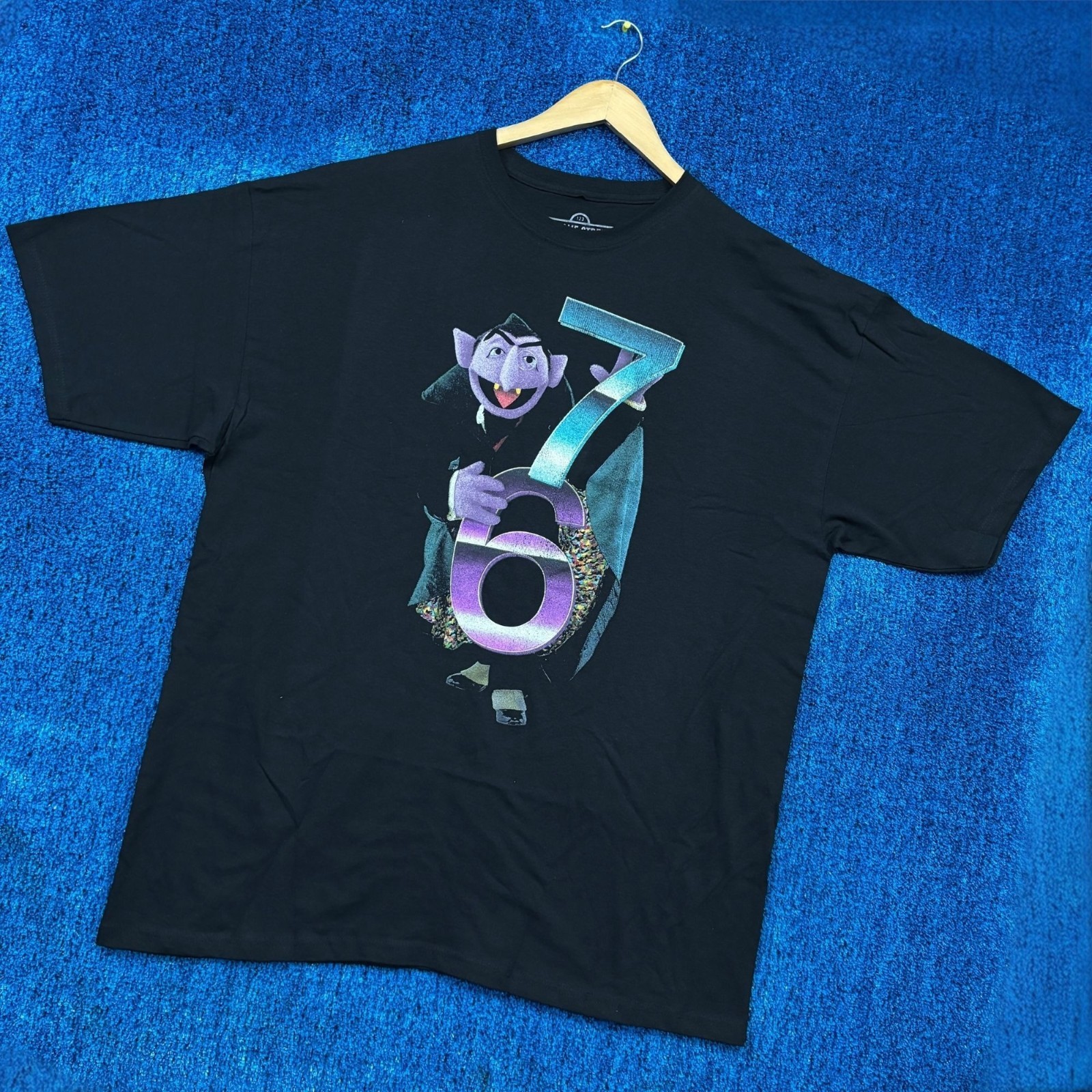 Sesame Street “Count Von Count 6 7” Graphic T-Shirt Size XXL