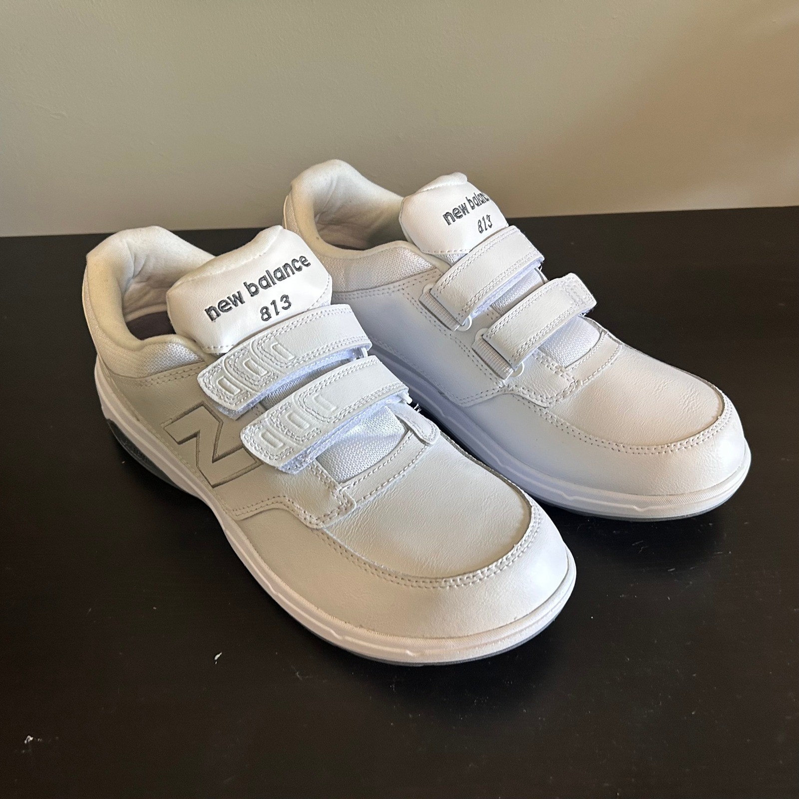 NWOT New Balance 11.5 Walking Shoes Leather White Solid MW813HWT Hook and Loop