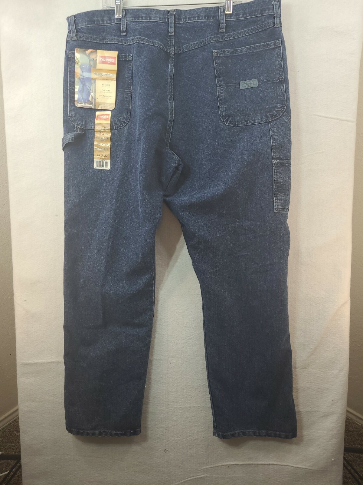 NEW Wrangler Mens 42 x 32 Relaxed Fit Carpenter Hammer Loop Denim Blue Jeans NWT