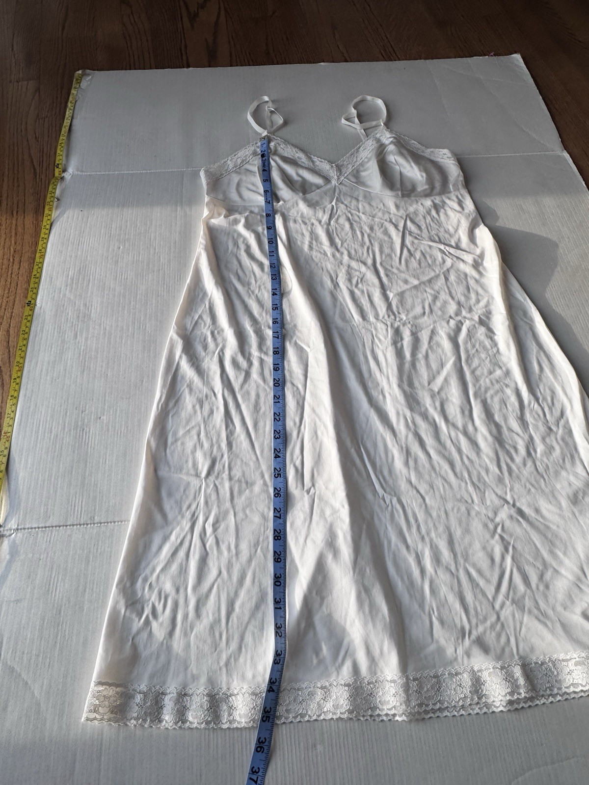 VANITY FAIR Ivory Nylon Slip Size 40 Lace Trim Vintage