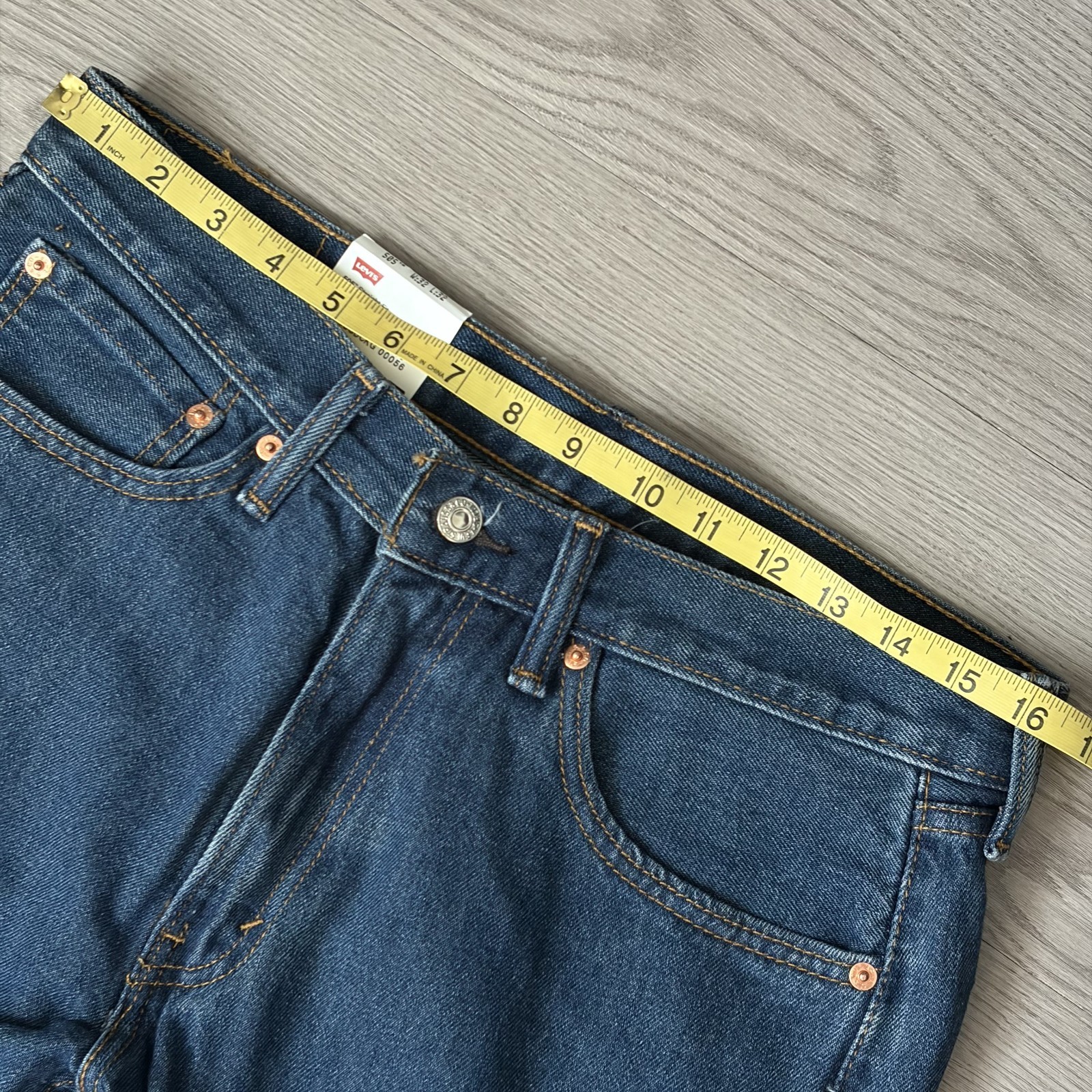 NOS VTG Levi’s 505 Straight Fit Medium Stonewash Denim Blue Jeans 32×32