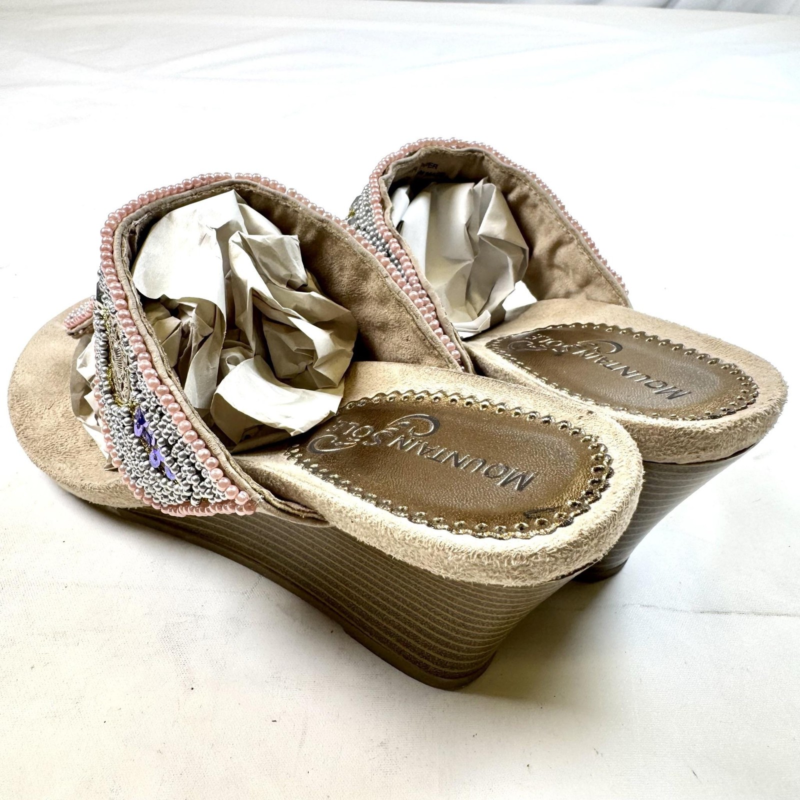 Mountain Sole Lee Shoes Womens Size 8 Beige Beaded Boho Wedge Thong Sandals